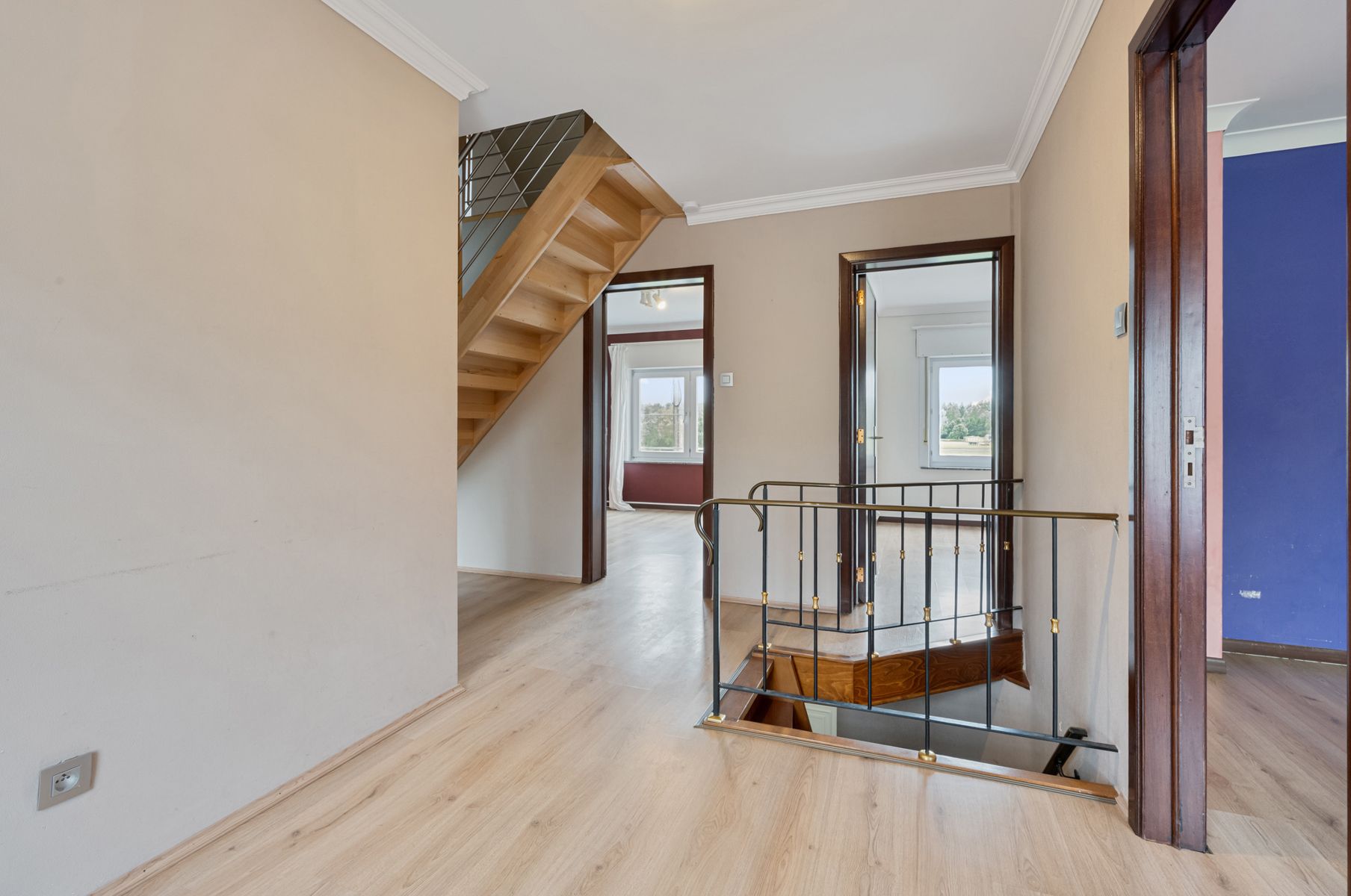 Instapklare halfopen bebouwing met 4 slaapkamers foto 6