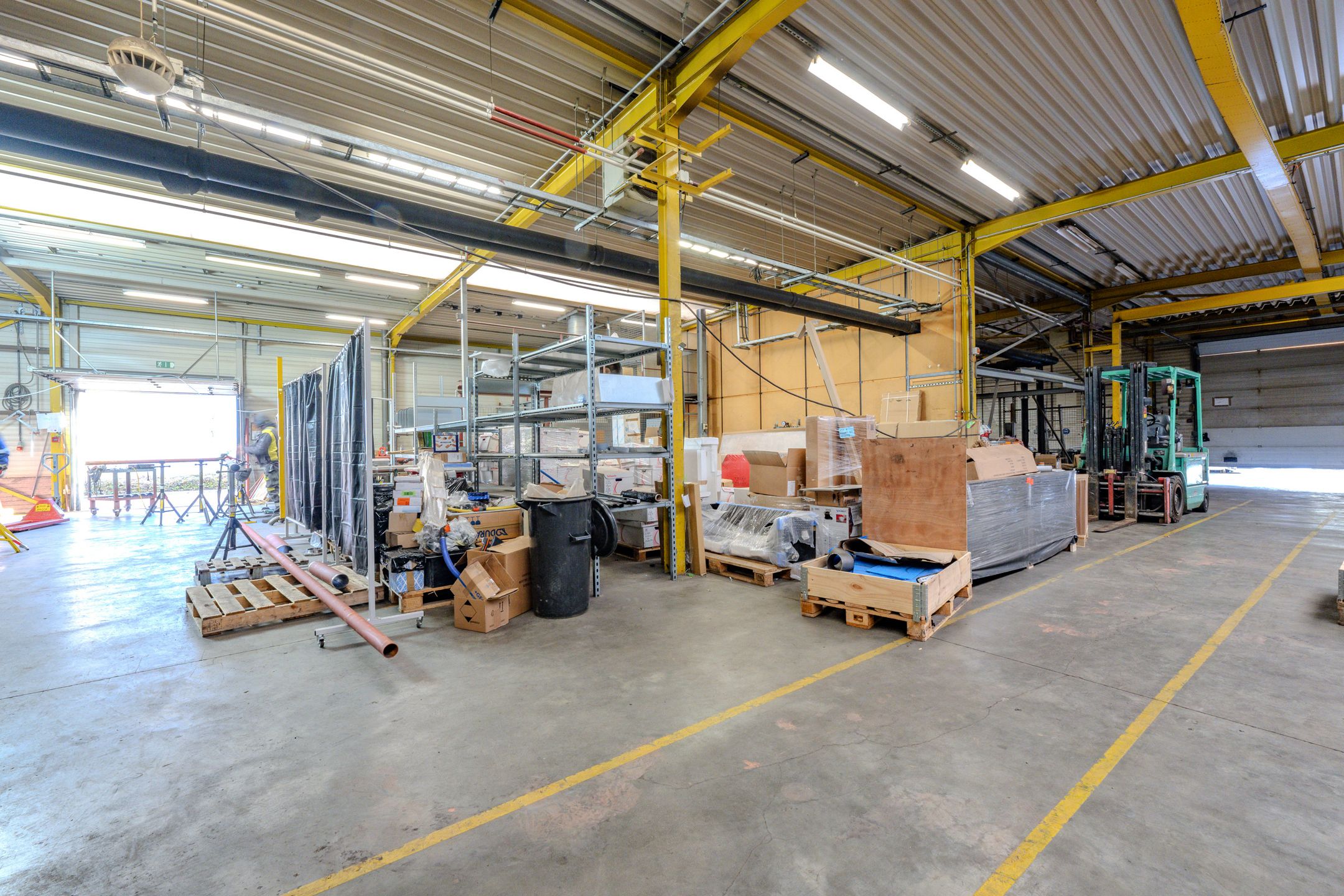 Te Koop: Uitstekend gelegen bedrijfsgebouw aan de Vluchtenburgstraat 5, Aartselaar foto 17