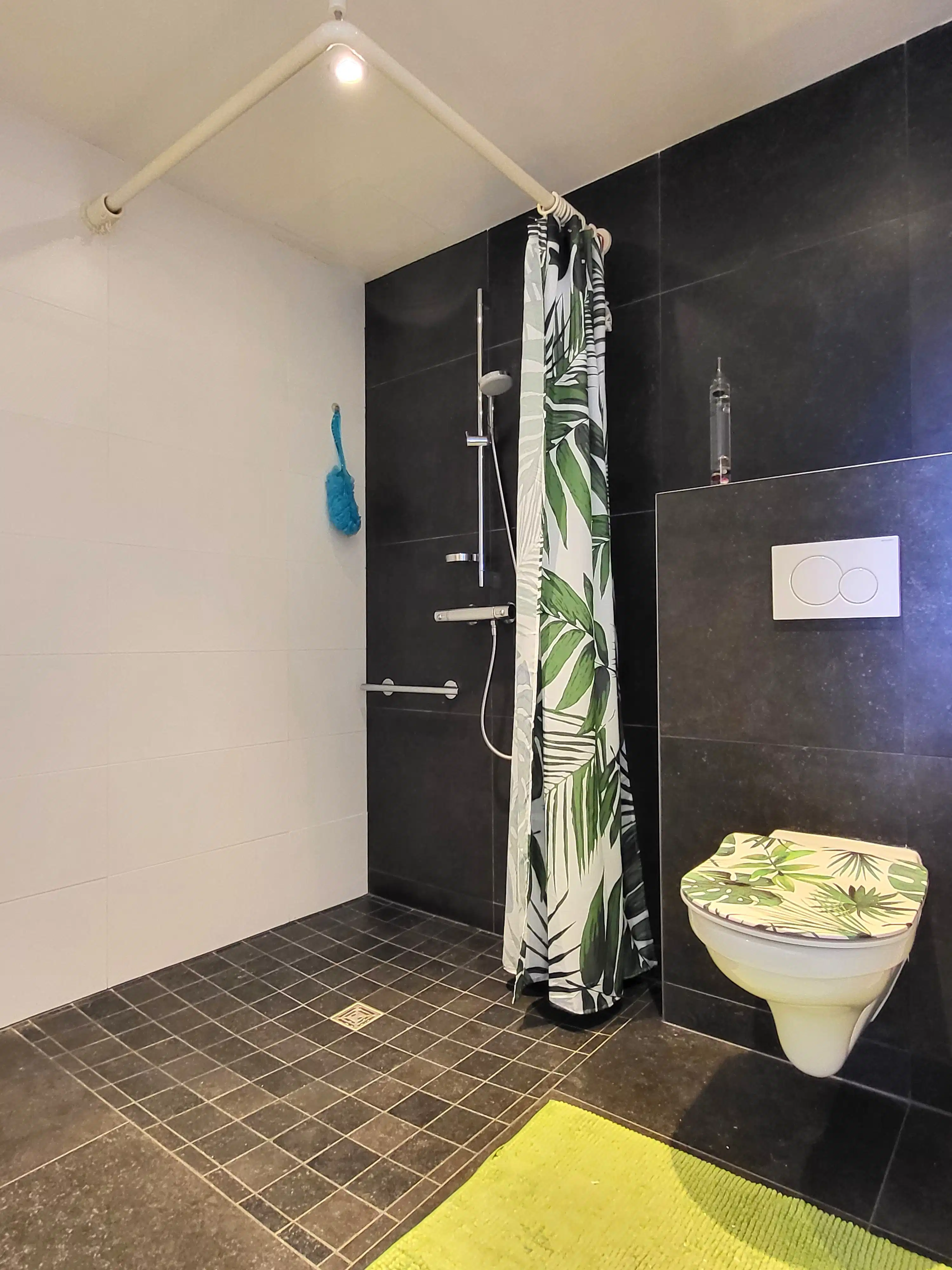 Instapklaar en energiezuinig appartement (66 m²) met zuidgerichte terrassen, ideaal gelegen in een rustige dorpsomgeving op wandelafstand van winkels, openbaar vervoer en scholen.  foto 20