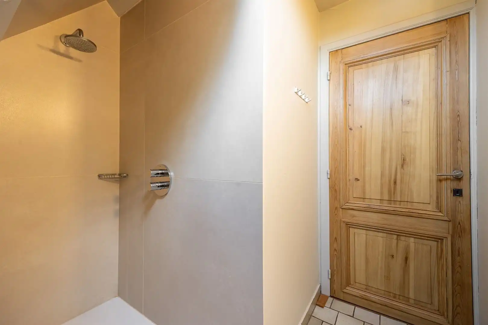Karaktervolle landelijke woning met 4 slpk en ruime tuin foto 23