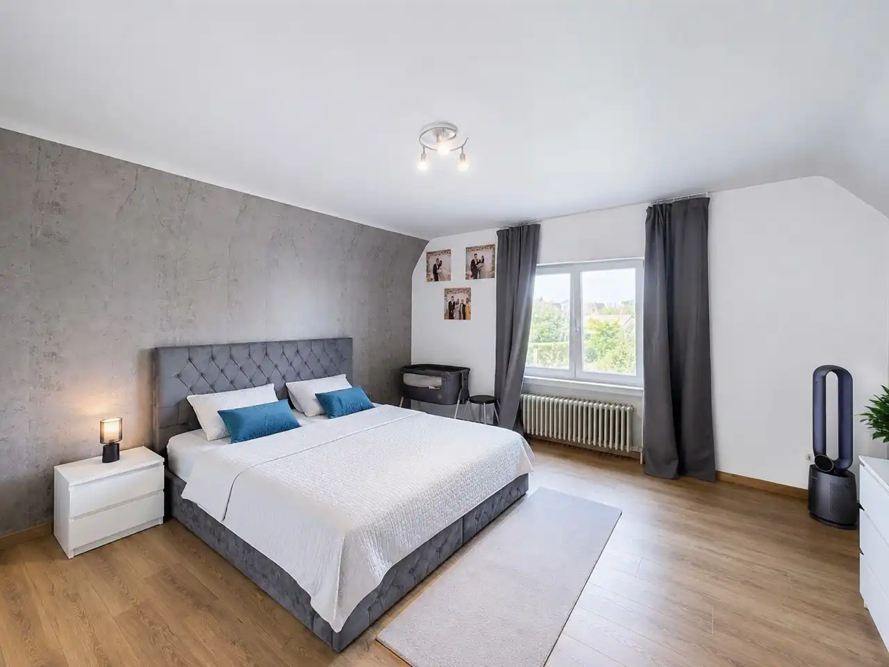 Statige villa met 4 slaapkamers en bureau foto 18