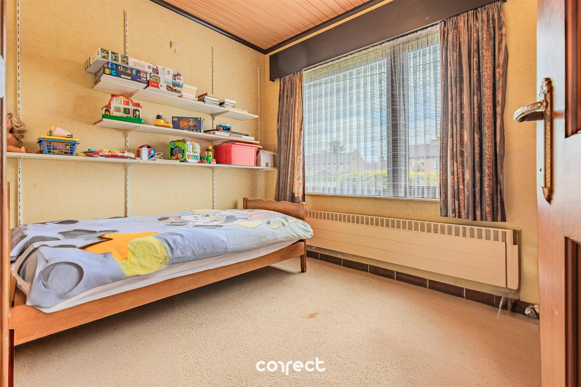 Rustig gelegen, zeer verzorgde open laagbouwwoning op een groot perceel met weids uitzicht. foto 8