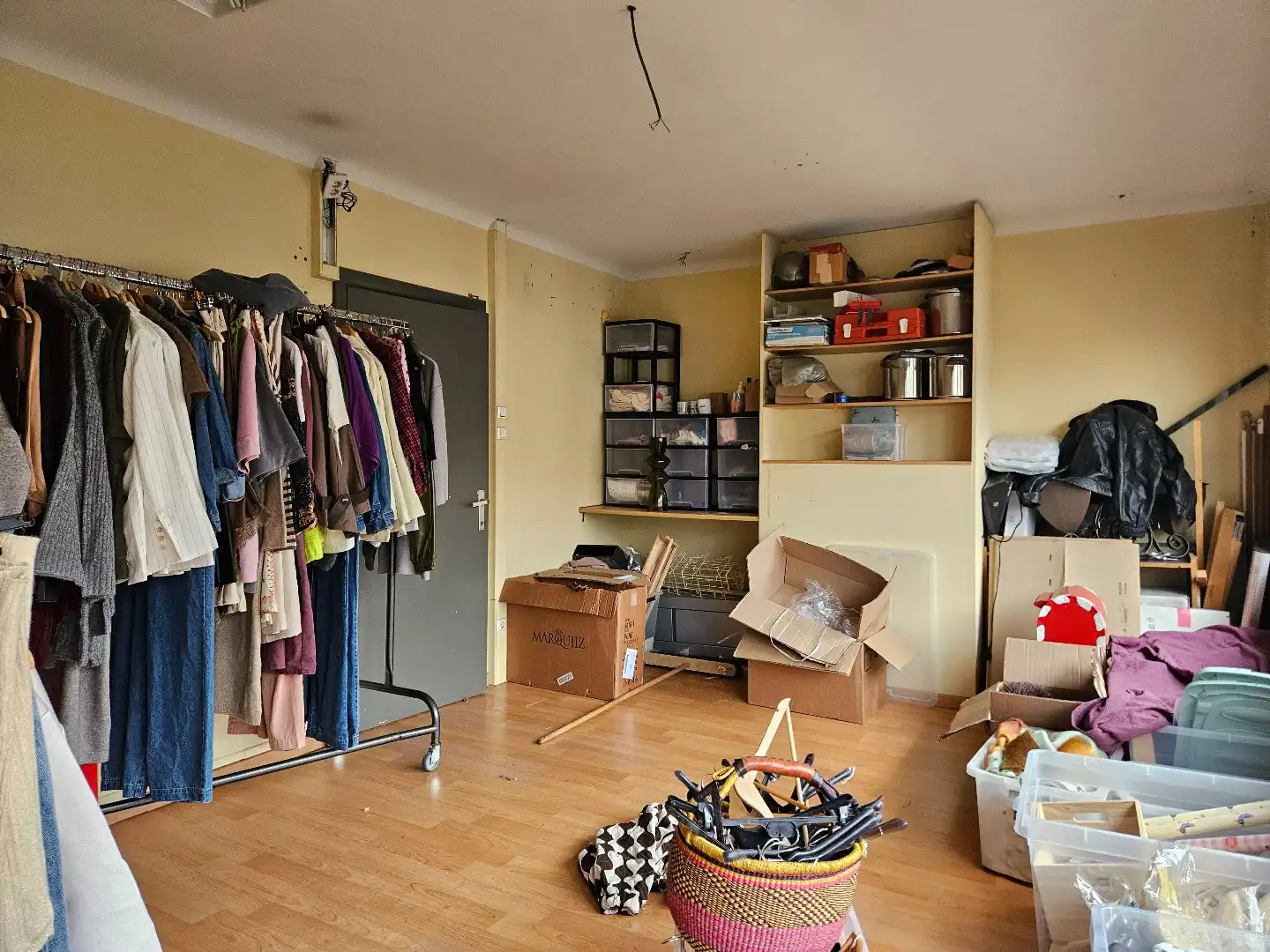 Handelspand van 135 m² met diverse mogelijkheden in het centrum van Mol! foto 11