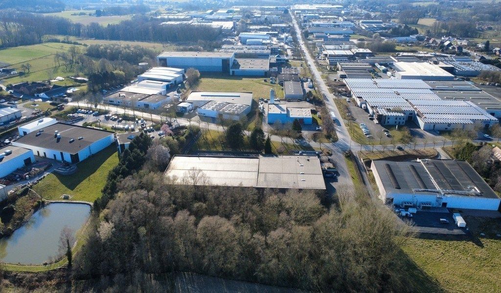 Bedrijfsgebouw met laadkades te huur in Ronse foto 19