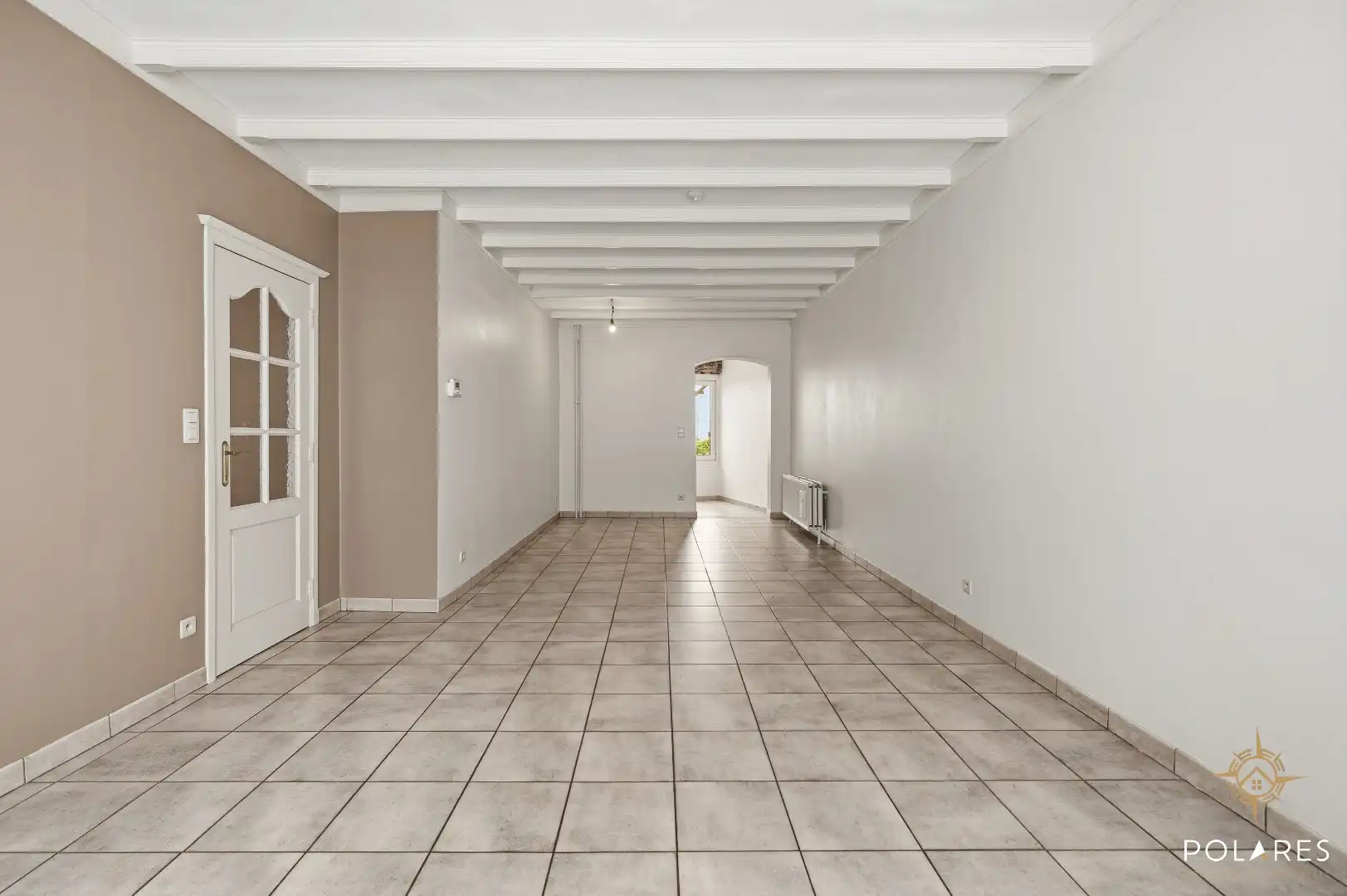 Instapklare rijwoning met 4 slaapkamers en leuke tuin! foto 5