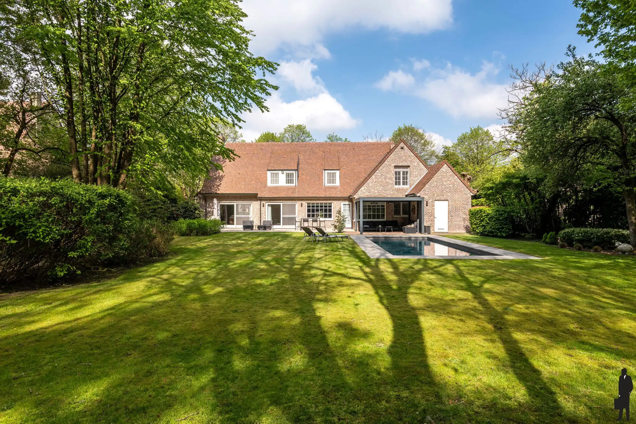 Exclusieve villa met zwembad in doodlopende straat foto 2