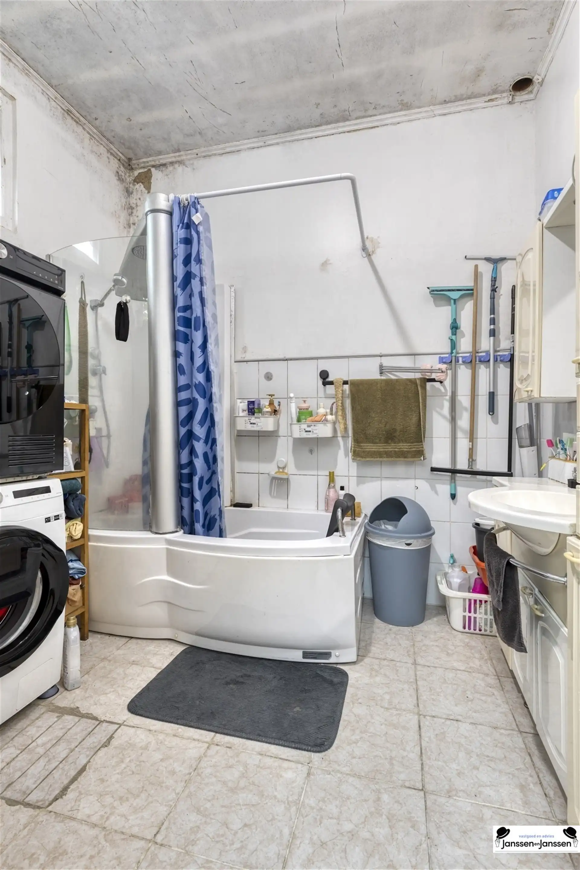 Welkom in deze charmante gezinswoning, ideaal gelegen in het hart van Wilrijk. foto 15