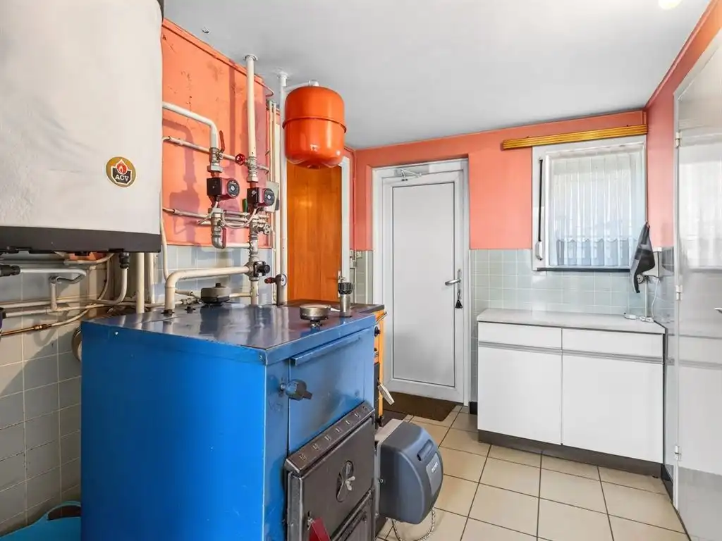 Verzorgde, vrijstaande woning, op te frissen naar eigen smaak foto 22