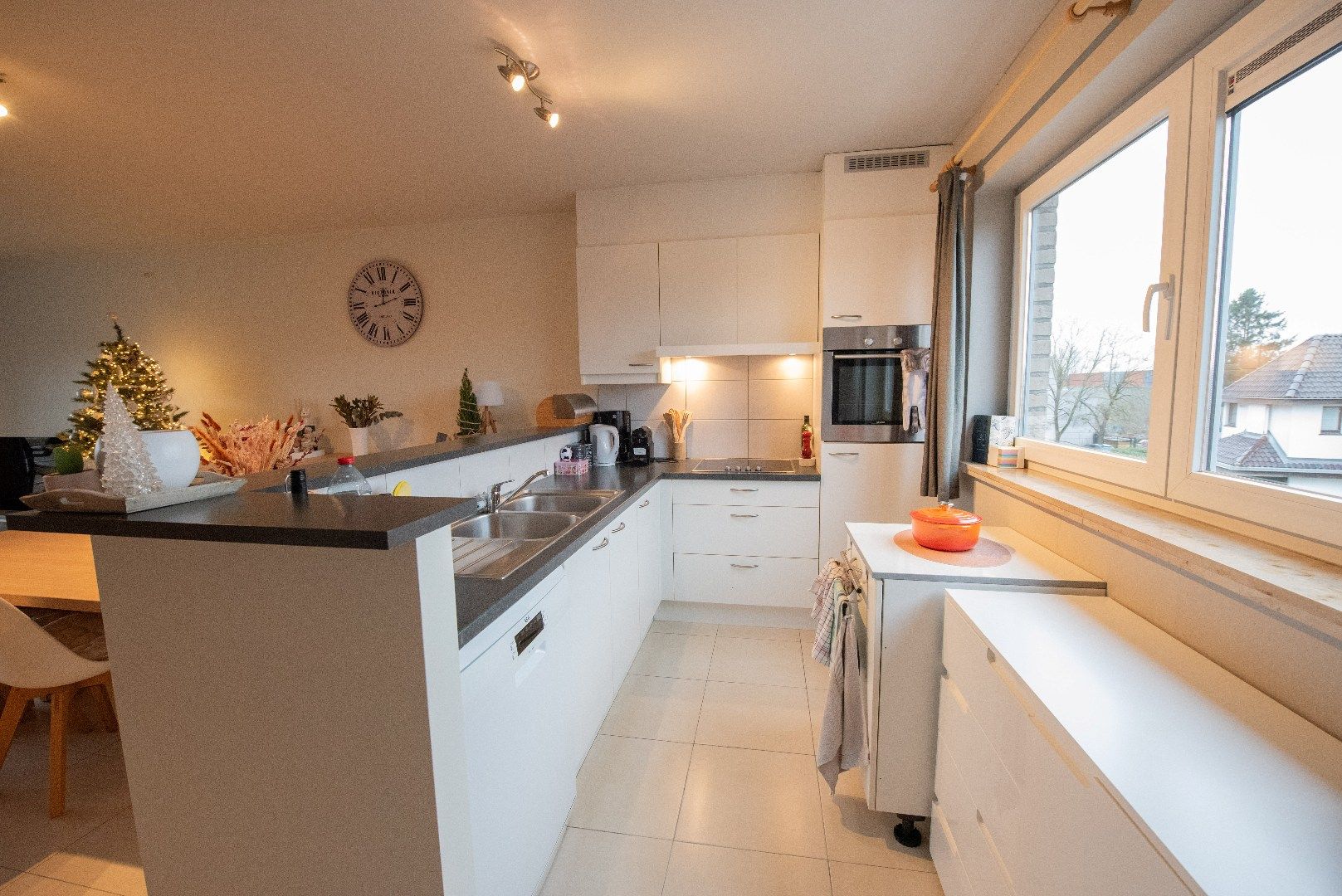 Instapklaar appartement met 2 slaapkamers te huur in Waregem foto 2