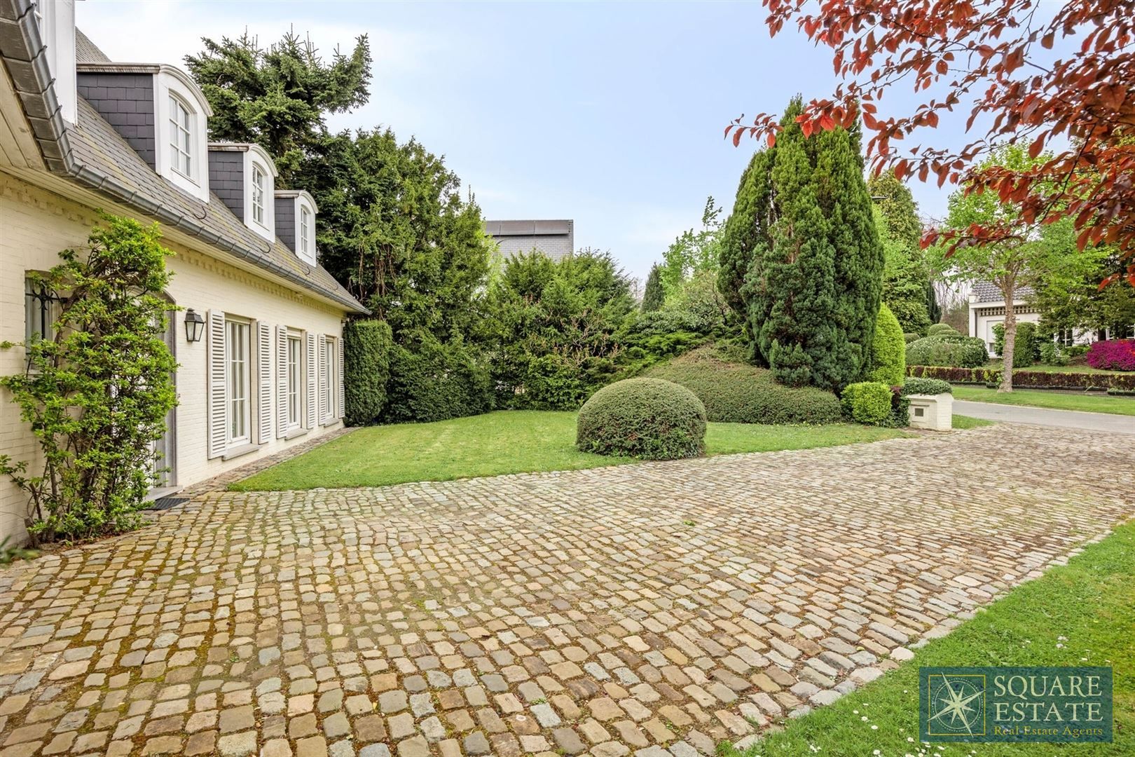 Hoofdfoto van de publicatie: Schitterende villa met 5 slaapkamers in de exclusieve wijk Bouchout