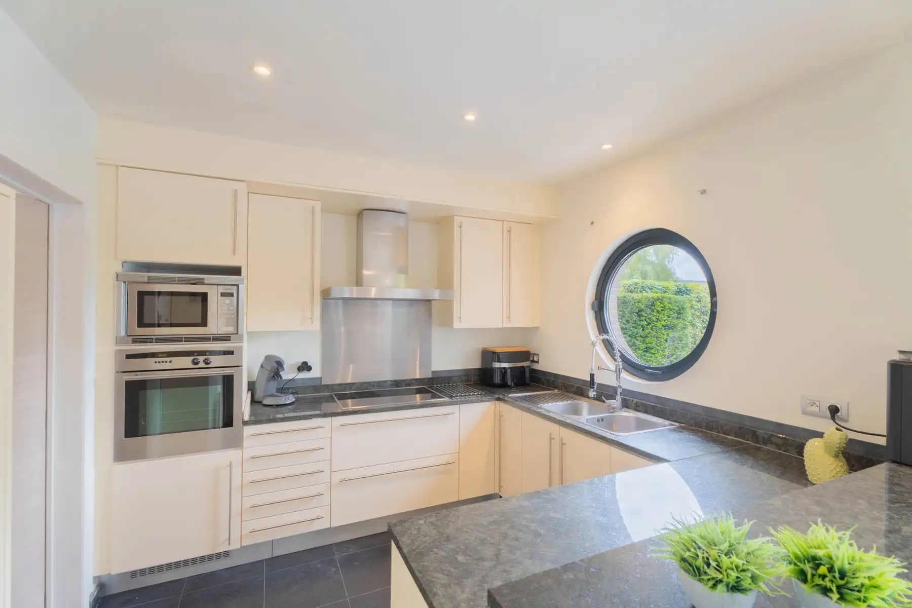 Woning Pajottegem – Parking voor camper, camion of marktwagen foto 8