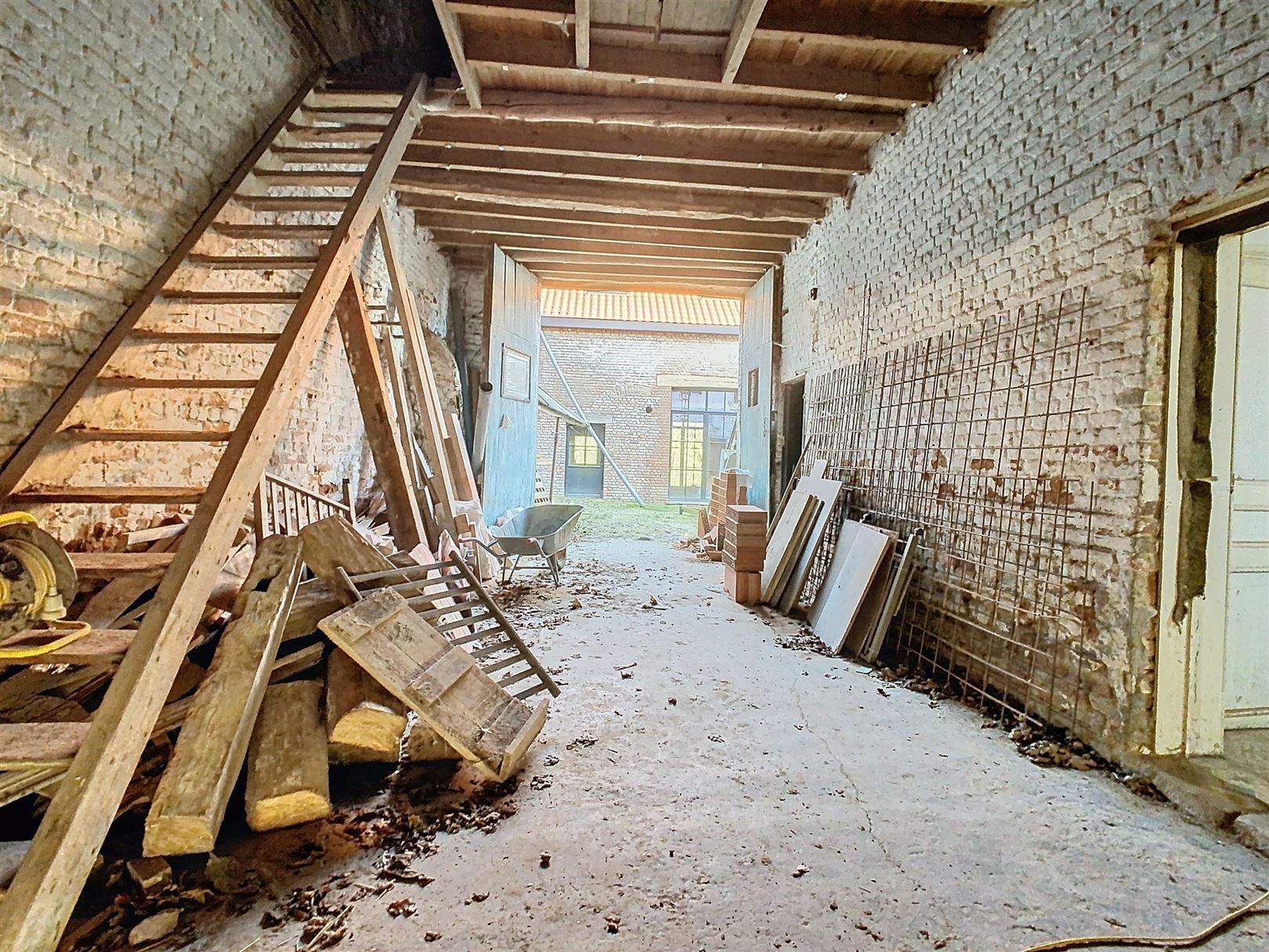 Af te werken woning met binnenkoer en tuin, 18a 60ca foto 28