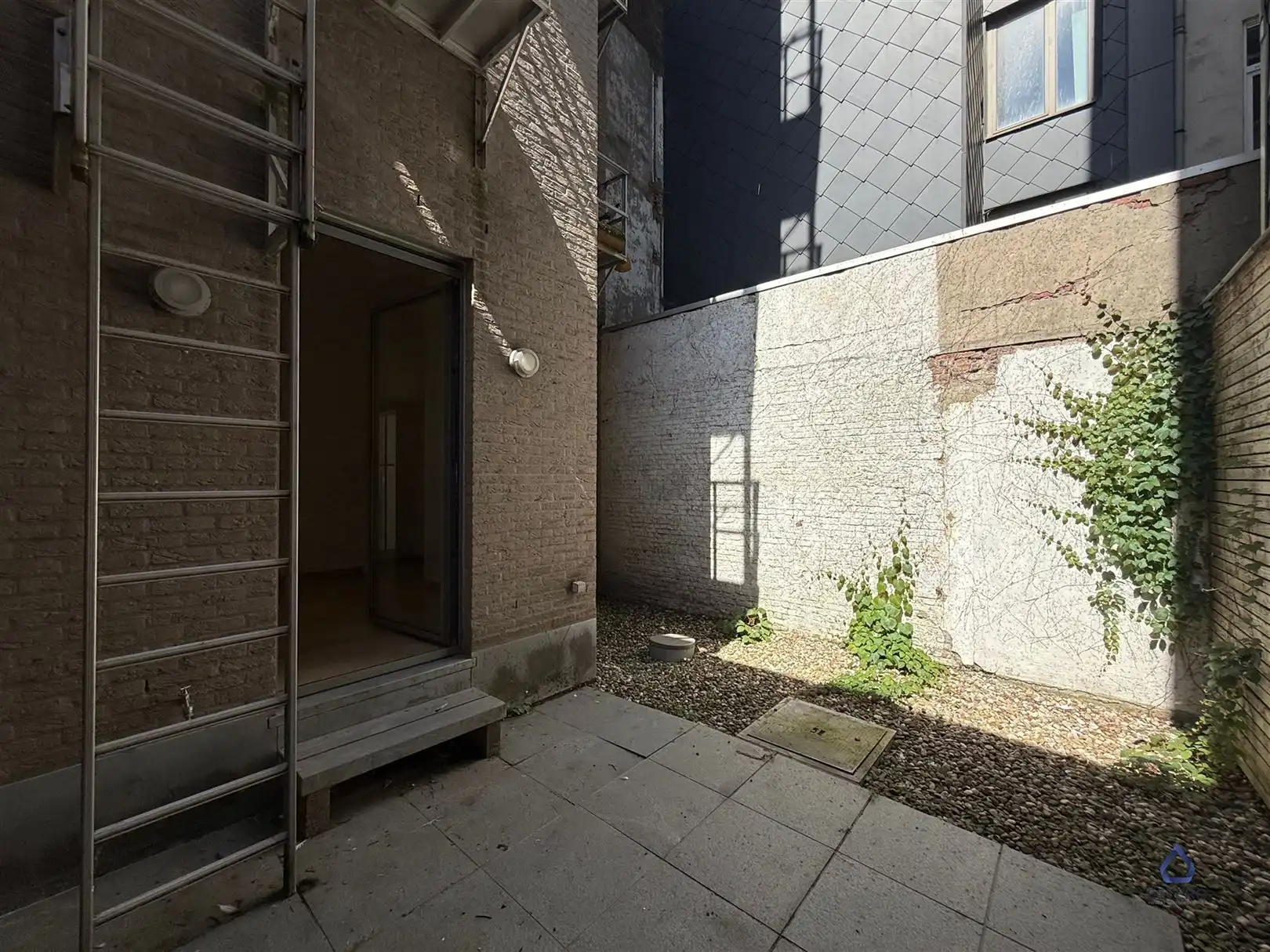 Uniek 2slpk appartement met gezellige binnenkoer foto 23