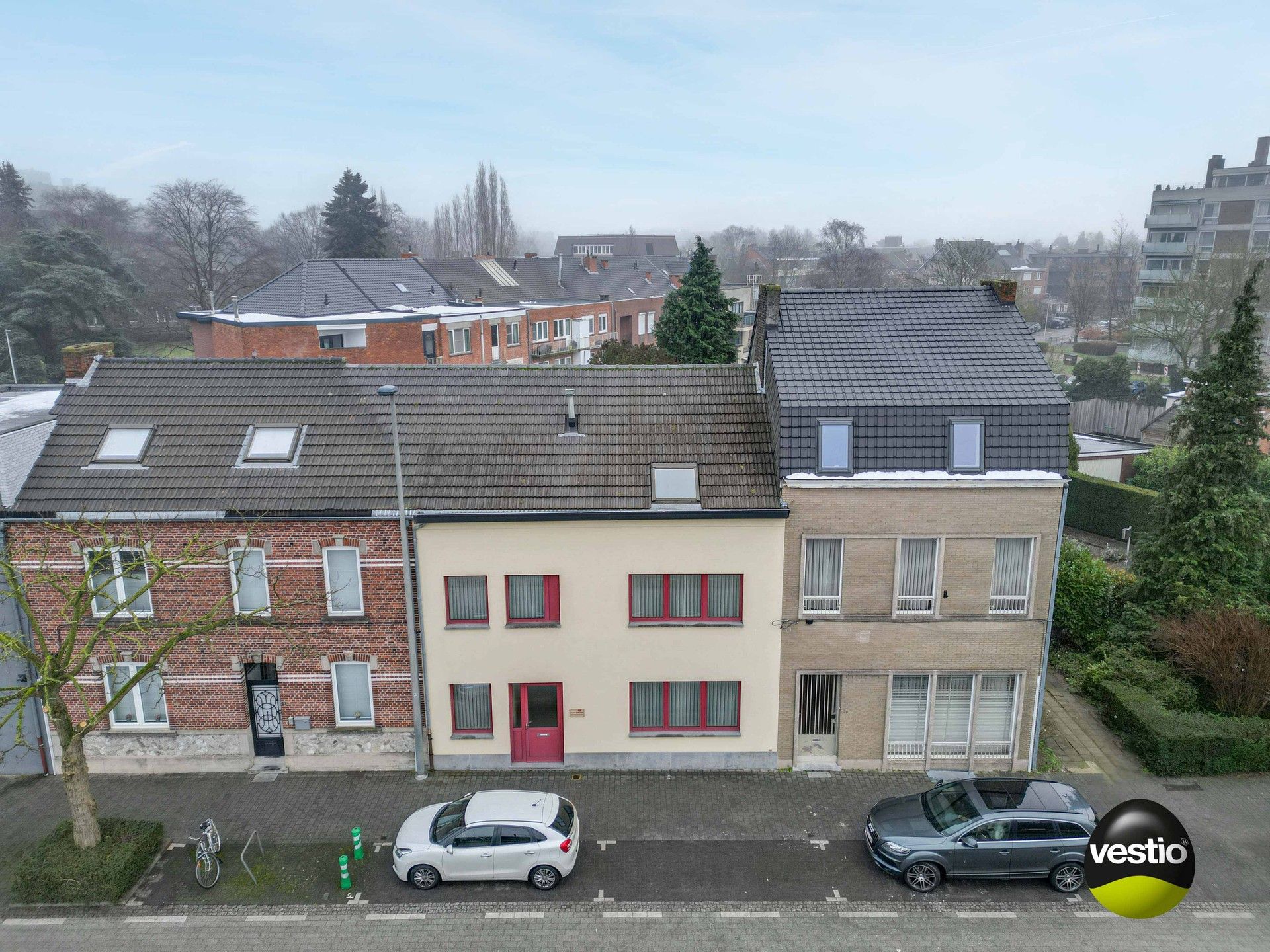 RUIME WONING MET MOGELIJKHEID KANTOOR-/PRAKTIJKRUIMTE BINNEN GROTE RING HASSELT foto 6