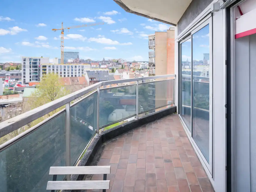 Ruim appartement met 2 slaapkamers en een zonnig terras, gelegen vlakbij het centrum van Gent. foto 13