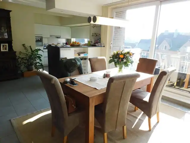 Ruim appartement met autostaanplaats vlakbij het centrum foto 5