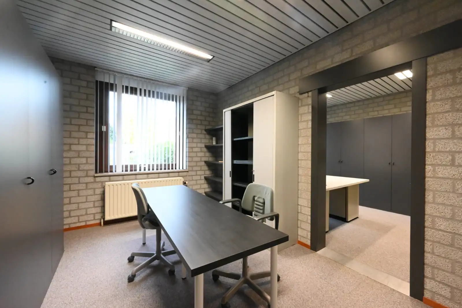 Praktijk-/ kantoorruimtes op een commerciële locatie! foto 11