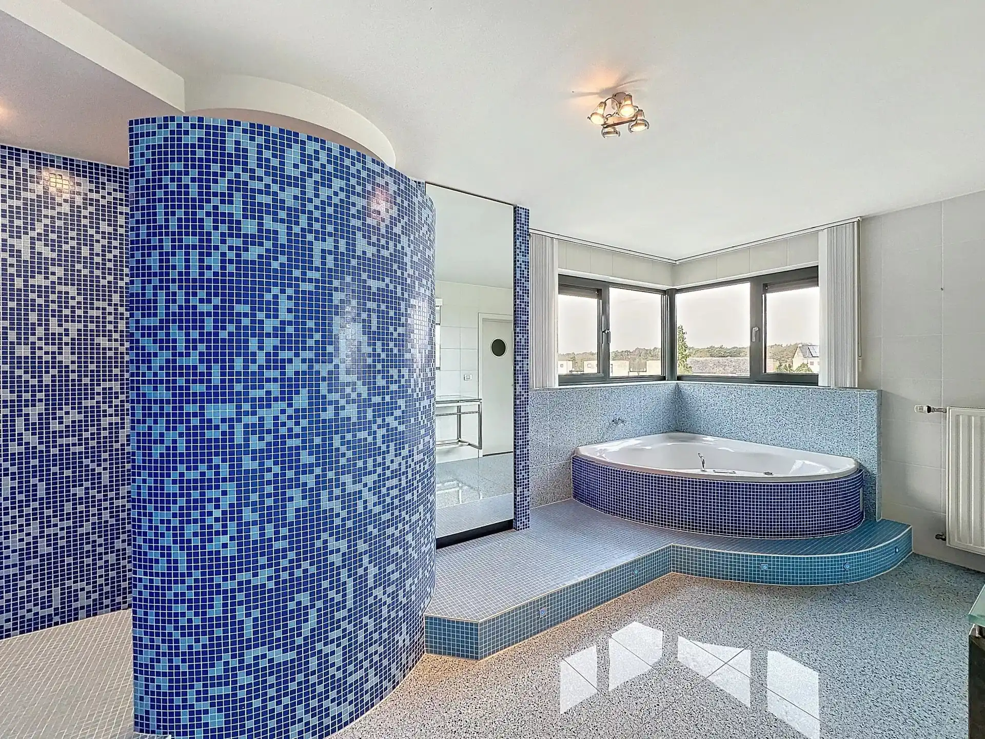 Unieke moderne woning met een dubbele bestemming op een perceel van 29a24ca. foto 60