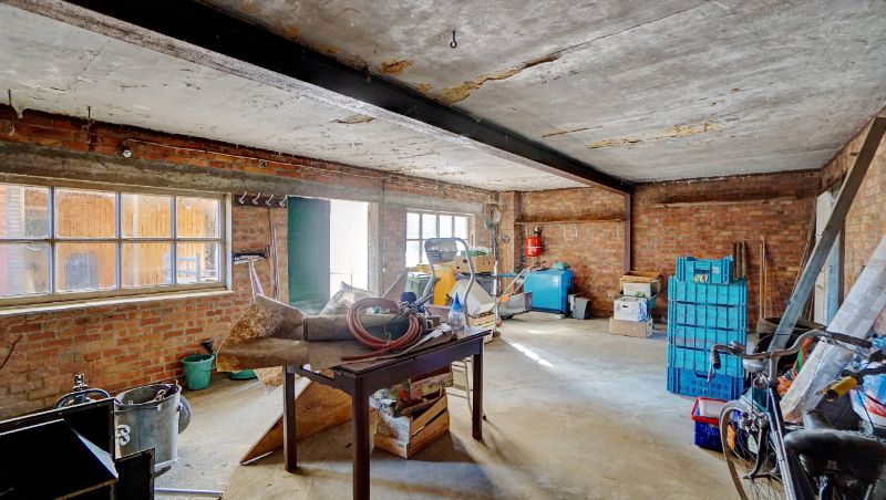 Te renoveren woning met ruim bijgebouw op 10a83ca foto 16