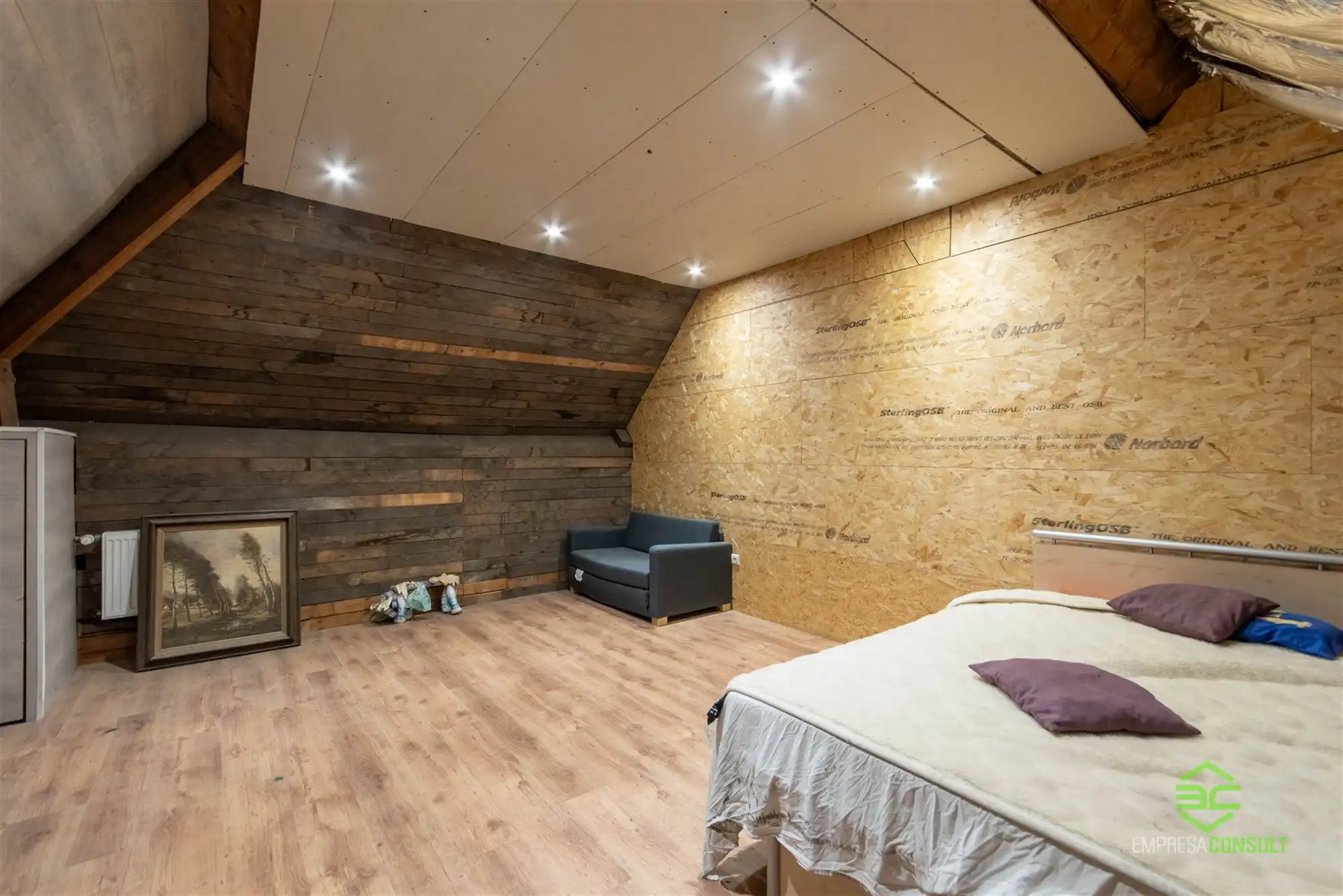 Op te frissen ruime gezinswoning in Kermt op 7a 54ca! foto 11