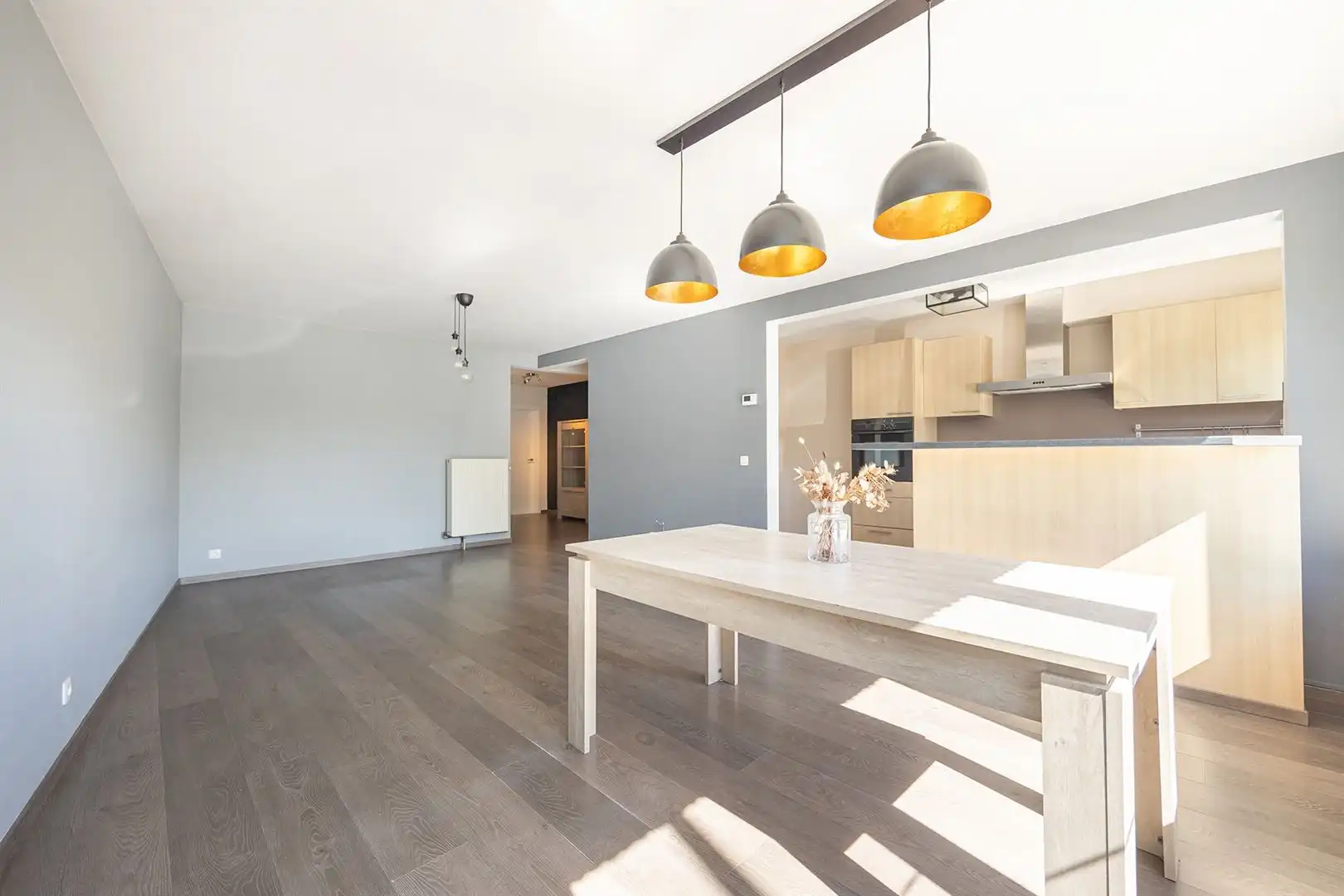Glkvl. appartement met 2 ruime slaapkamers en garage! foto 5