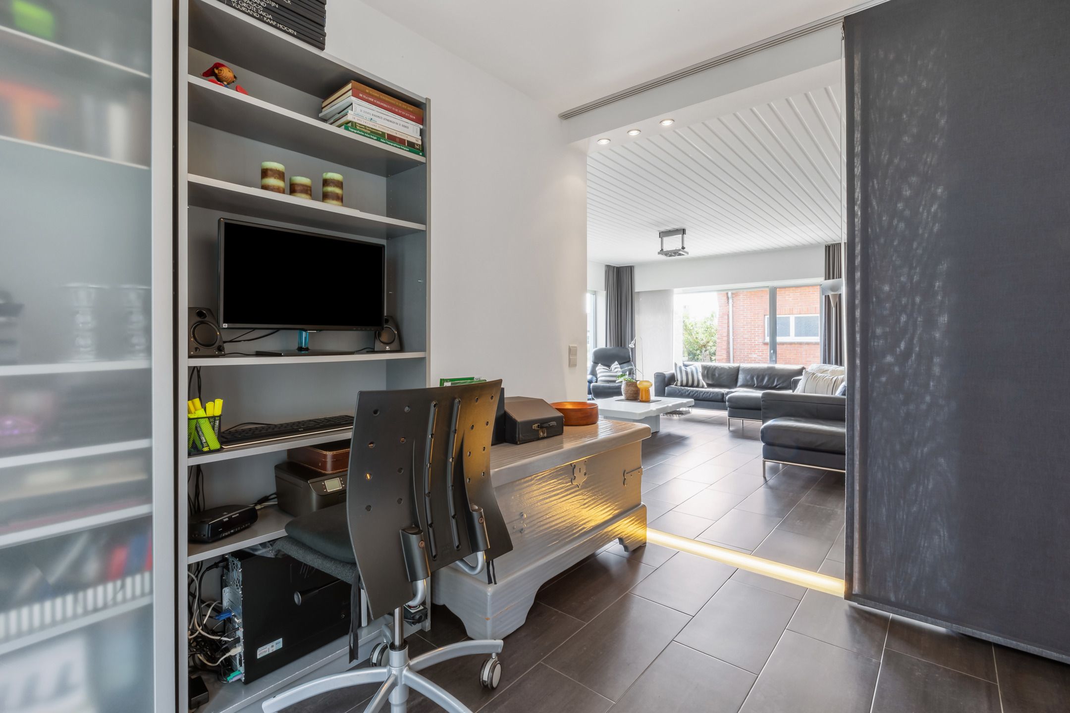 Charmante ruime woning (6 SLPK) met mooie tuin + vijver  foto 7