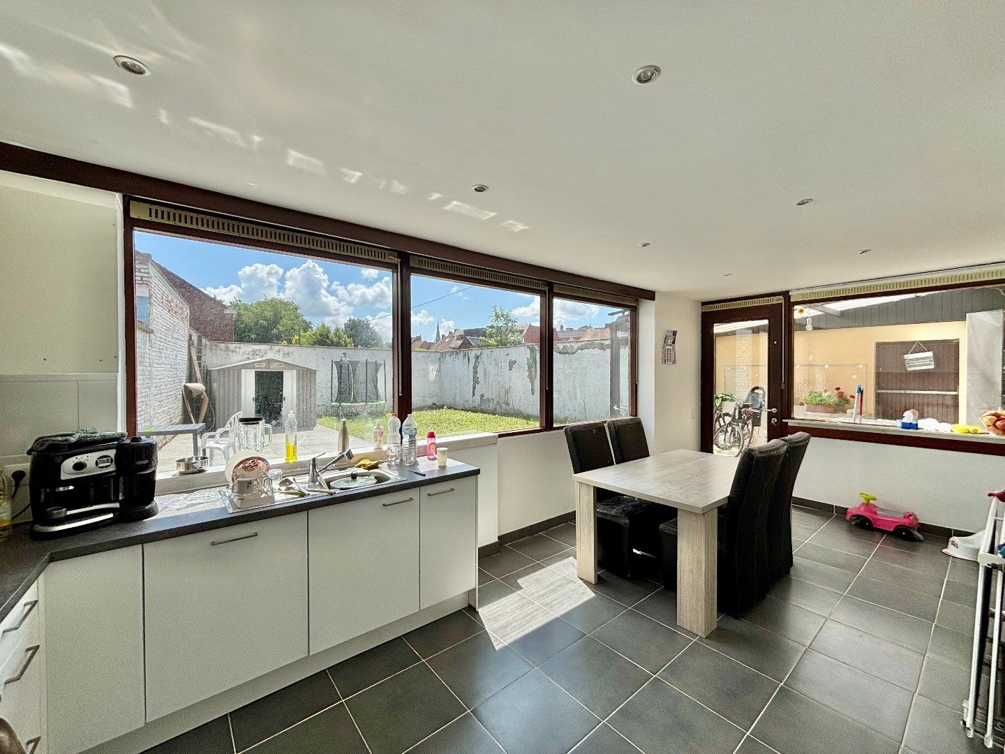 STATIGE HERENWONING MET 4-6 SLPKS, GROTE GARAGE EN TUIN foto 8