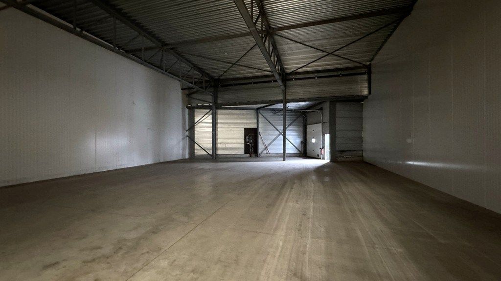 Opslagruimte te huur vlakbij R4 te Evergem foto 5