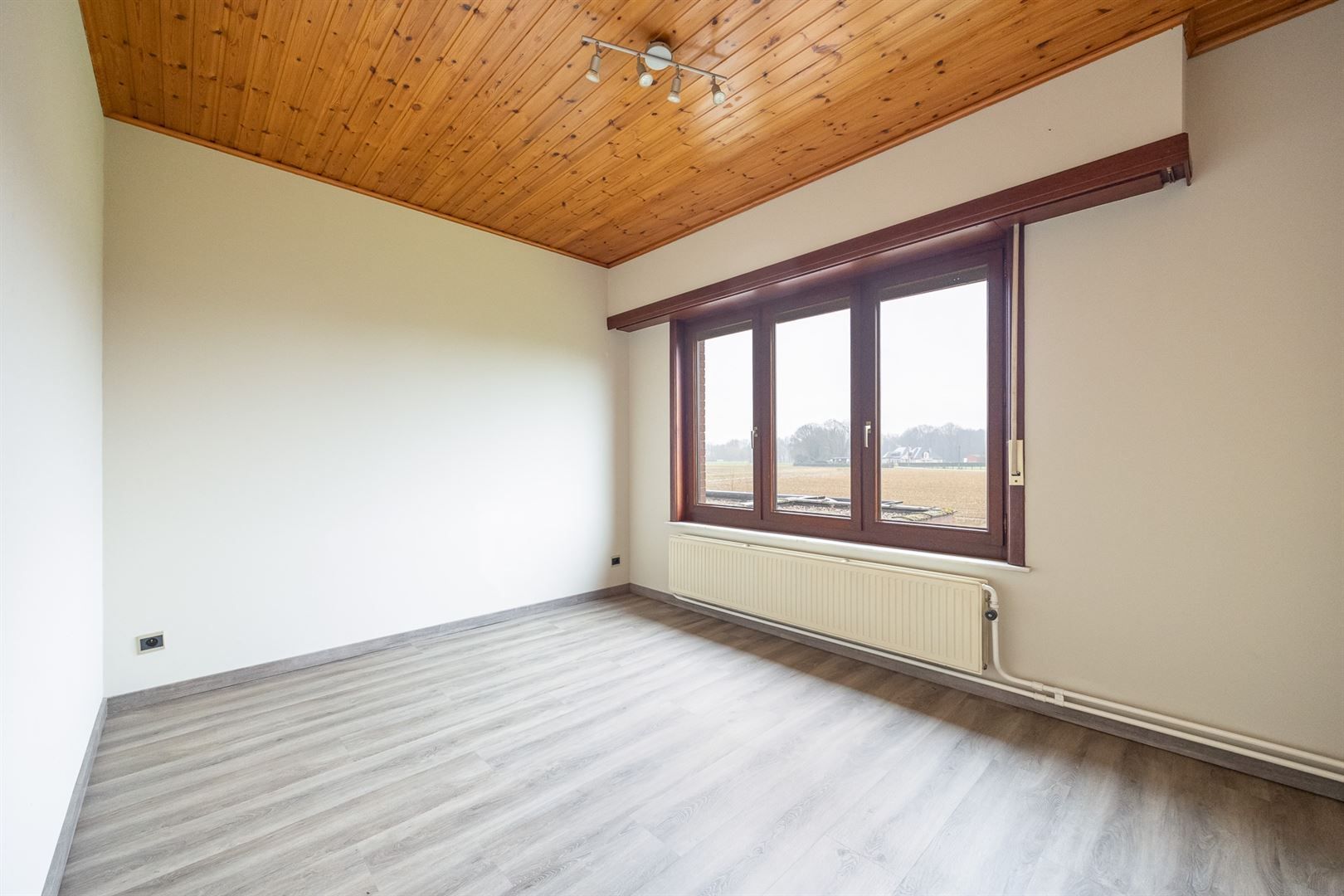 Tijdloze woning op toplocatie met zicht op weiland.  foto 15