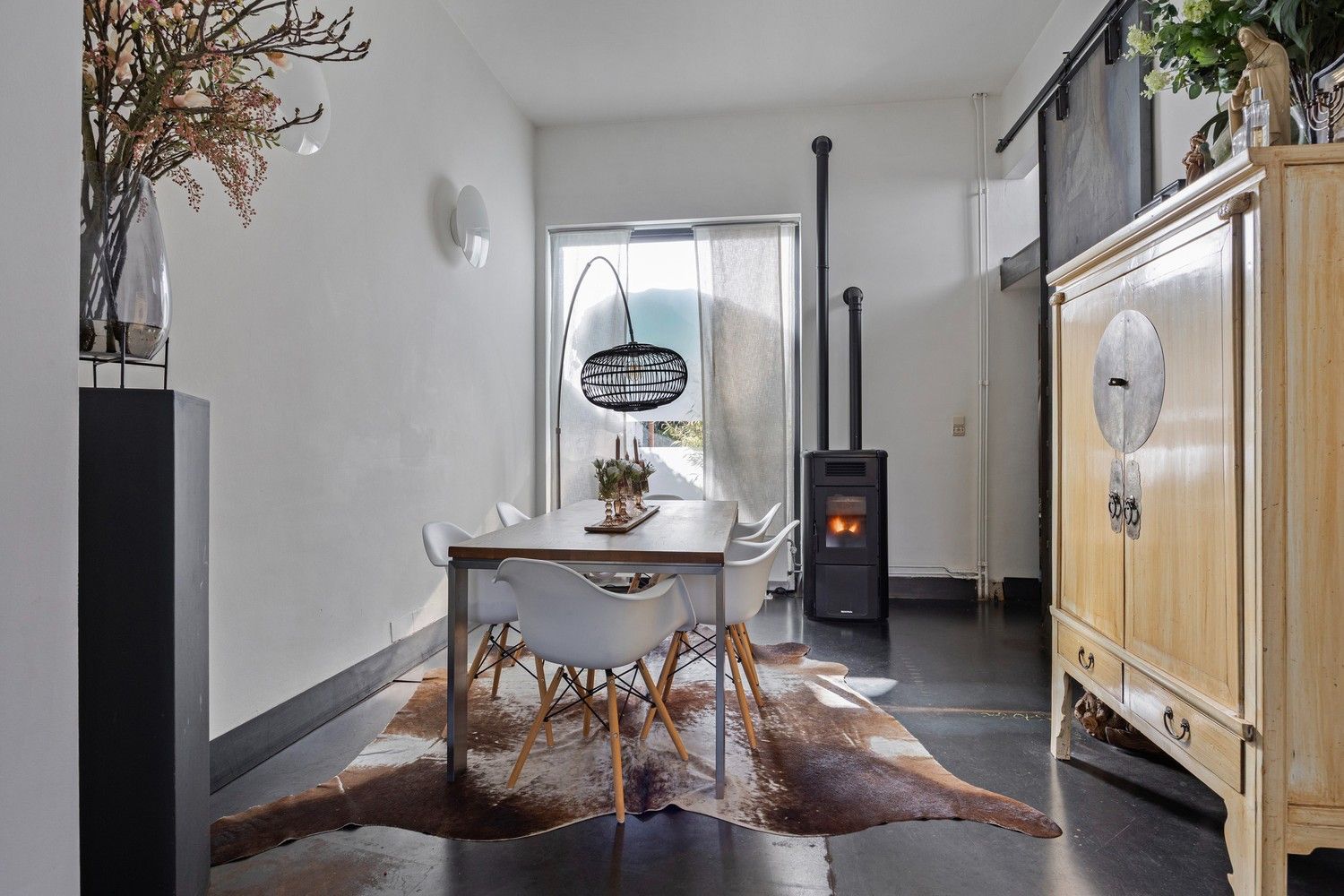 Charmante woning met industriële toets in het hart van Lanaken foto 9