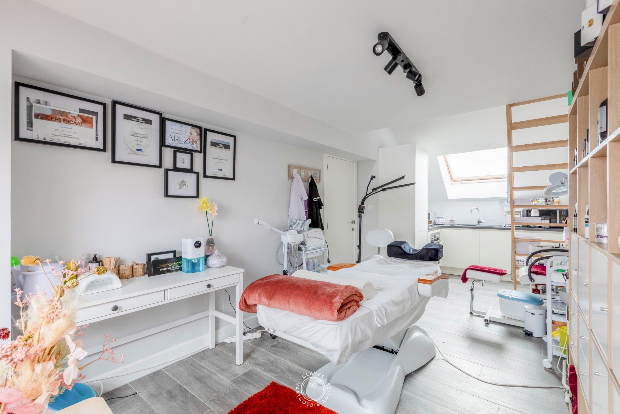 Unieke, ruime gezinswoning met 5 slaapkamers en 3 badkamers op topligging foto 24