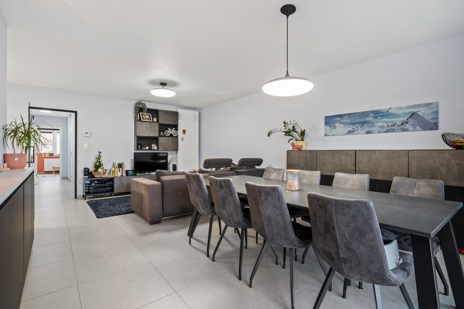 Instapklaar recent appartement met 3 slaapkamers en terras op centrale locatie te Schoten! foto 3