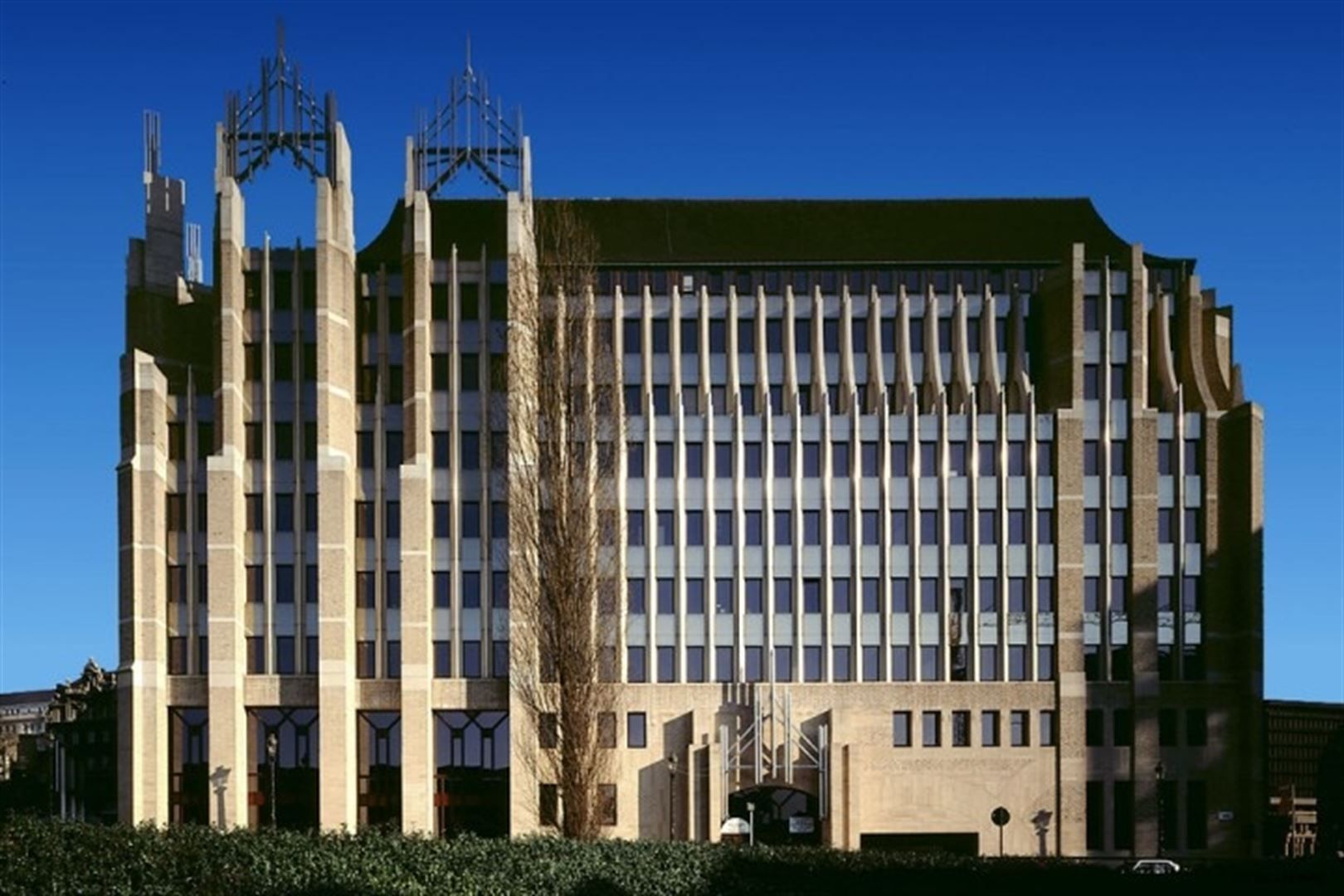 DE MARQUIS: kantoren te huur vanaf 872m² foto {{pictureIndex}}