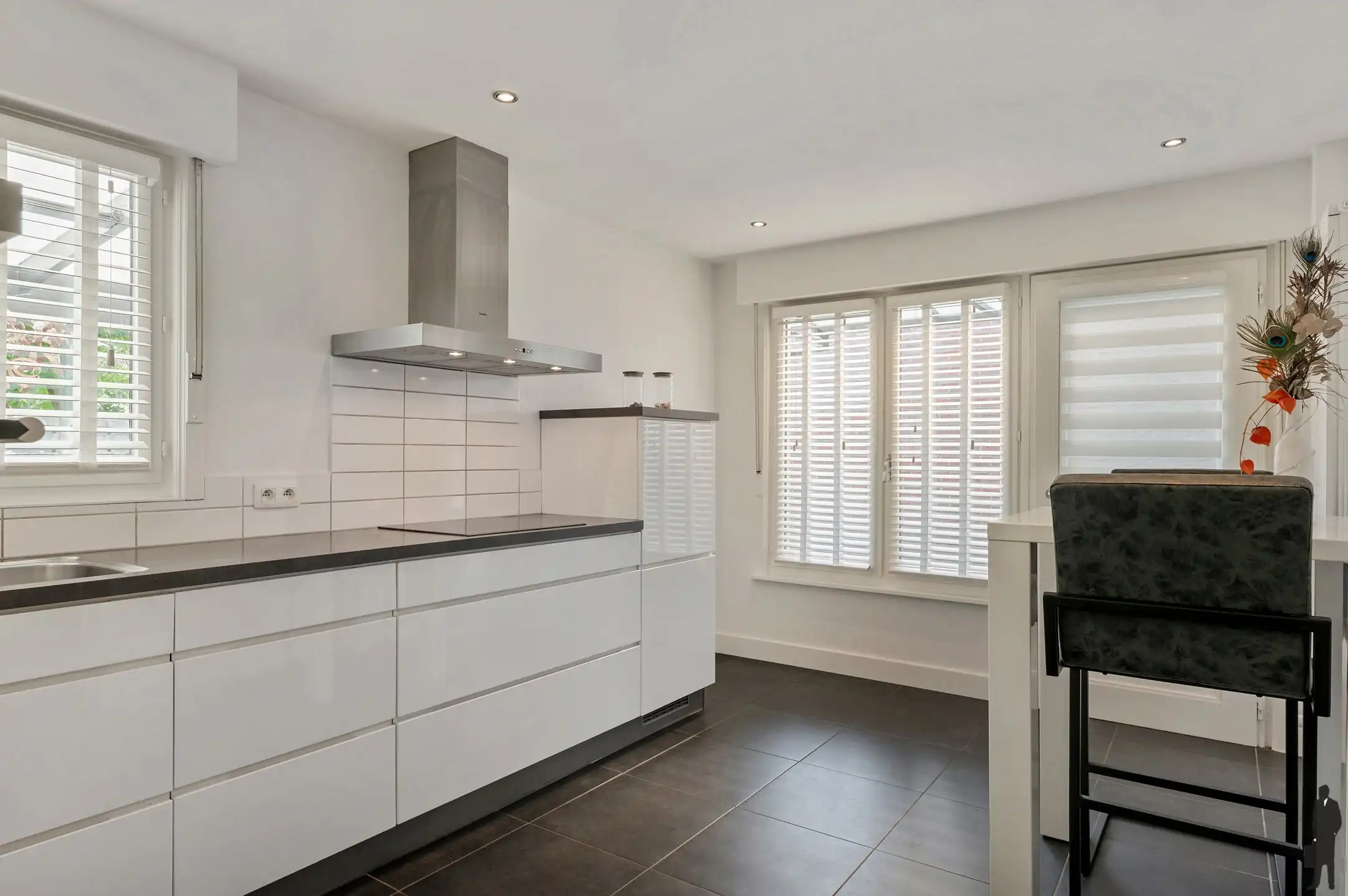 NIEUWE VOORWAARDEN! Tijdloze, vrijstaande woning met 4 slpk. gelegen in het centrum van Wortel - Hoogstraten. foto 8