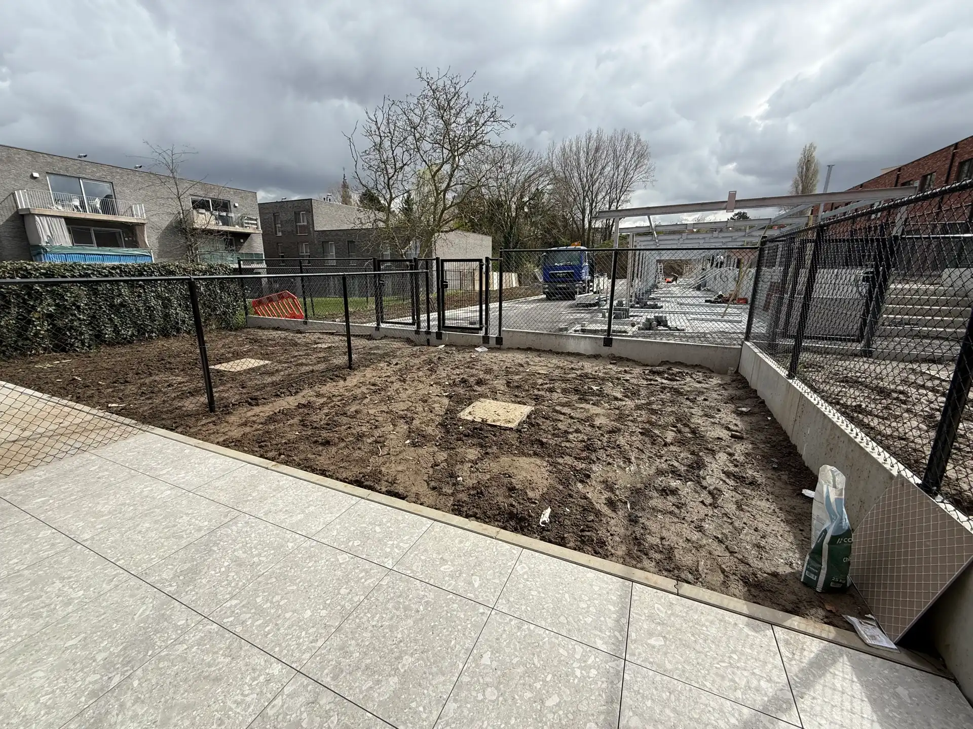 Nieuwbouwwoning met 3 slaapkamers, tuin en carport foto 6