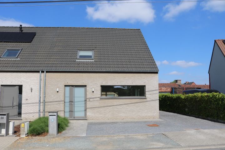 Toffe instapklare woning met 3 slaapkamers en carport foto 26