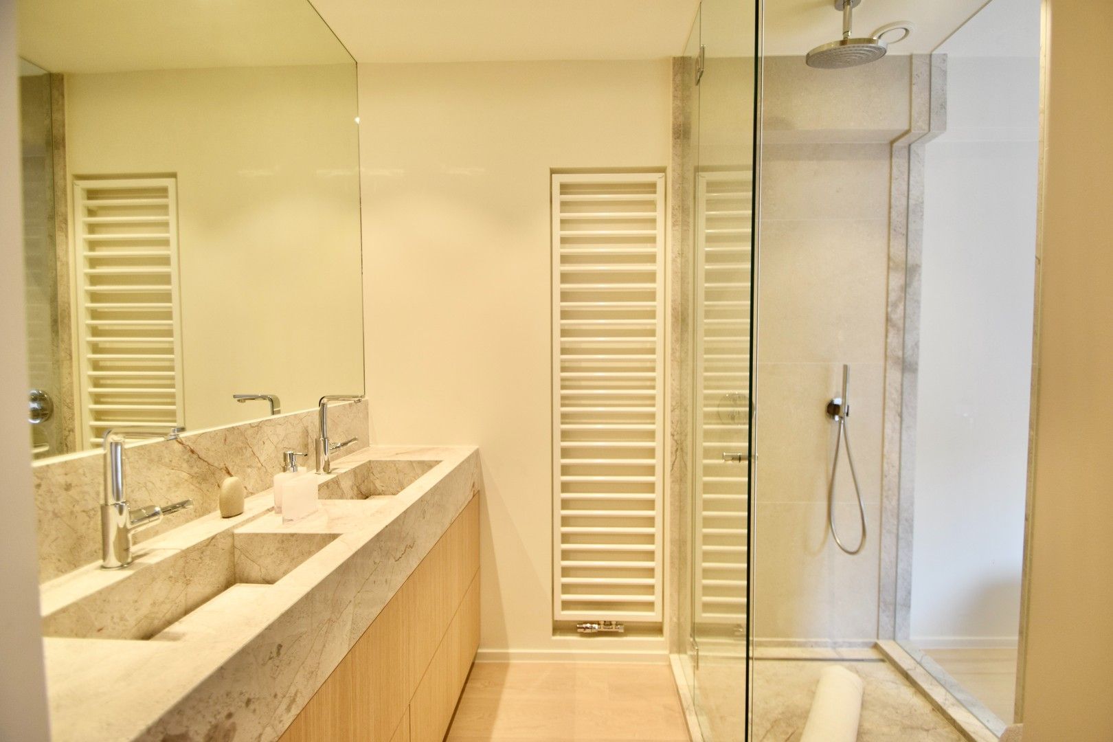 Luxueus appartement met zijdelings zeezicht, gelegen tussen de Kustlaan en de Dumortierlaan. foto 11