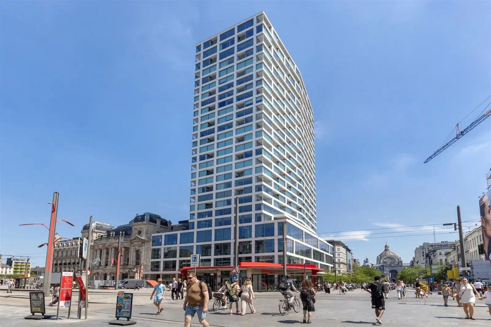 ANTWERP TOWER: SKY IS THE LIMIT 19de verdiep  foto 2