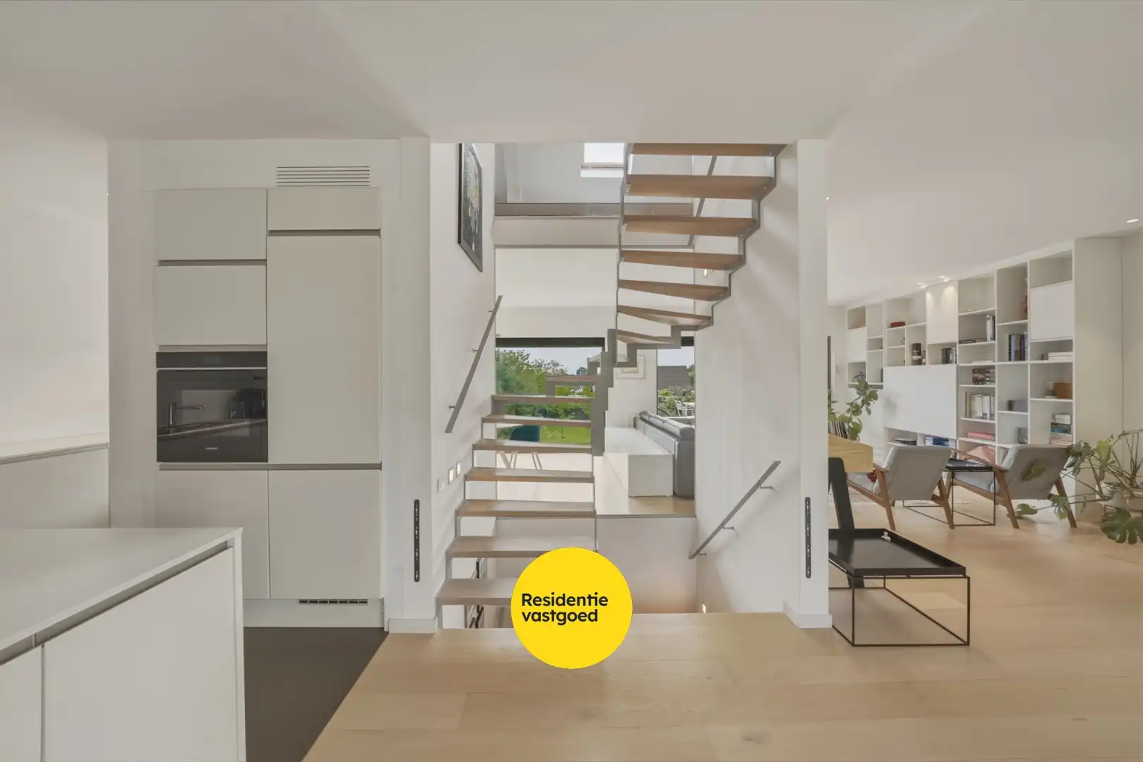 Ruime instapklare woning met zongerichte tuin in hartje Oudenburg foto 10