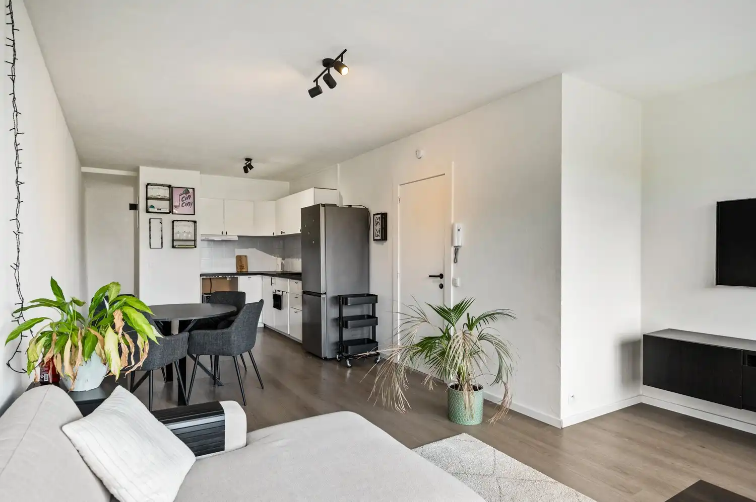 Hoofdfoto van de publicatie: Instapklaar appartement met garage op toplocatie in Kapellen