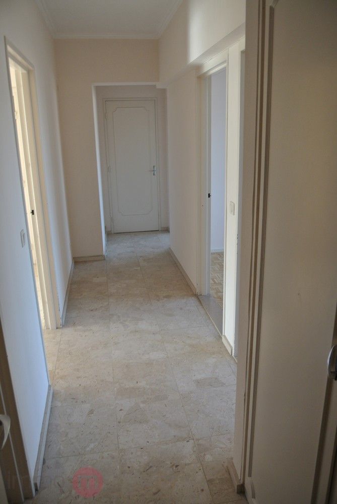 Centraal maar rustig gelegen appartement met drie slaapkamers foto 15