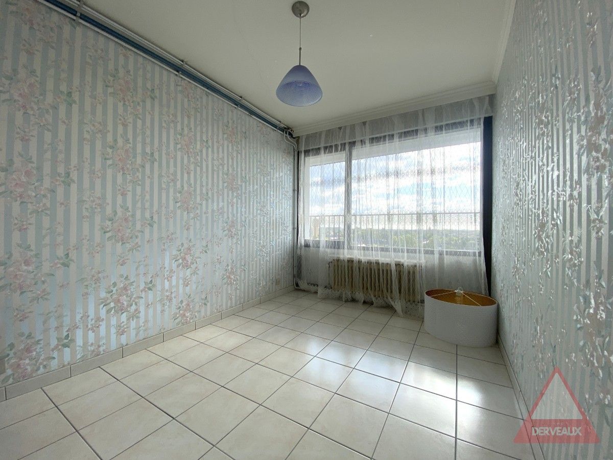 Roeselare – Lichtrijk appartement met terras op het 7de verdiep foto 8
