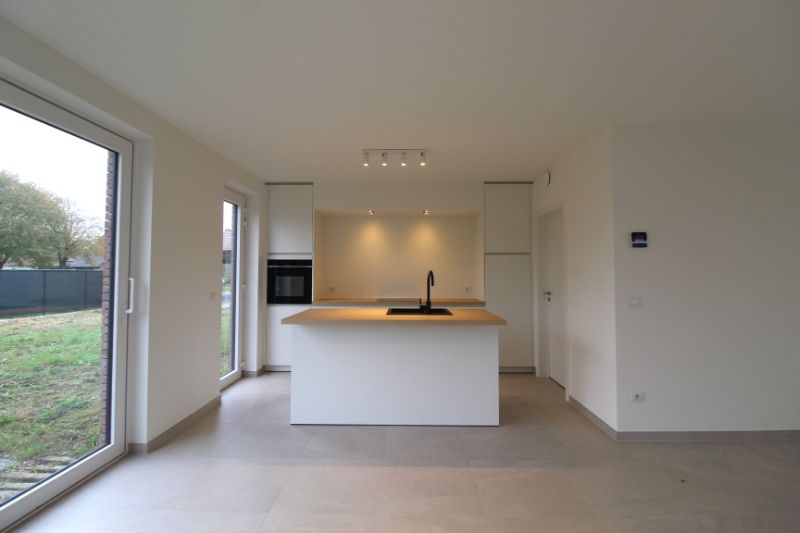 Energiezuinige nieuwbouwwoning te huur in rustige wijk te Sijsele foto 3