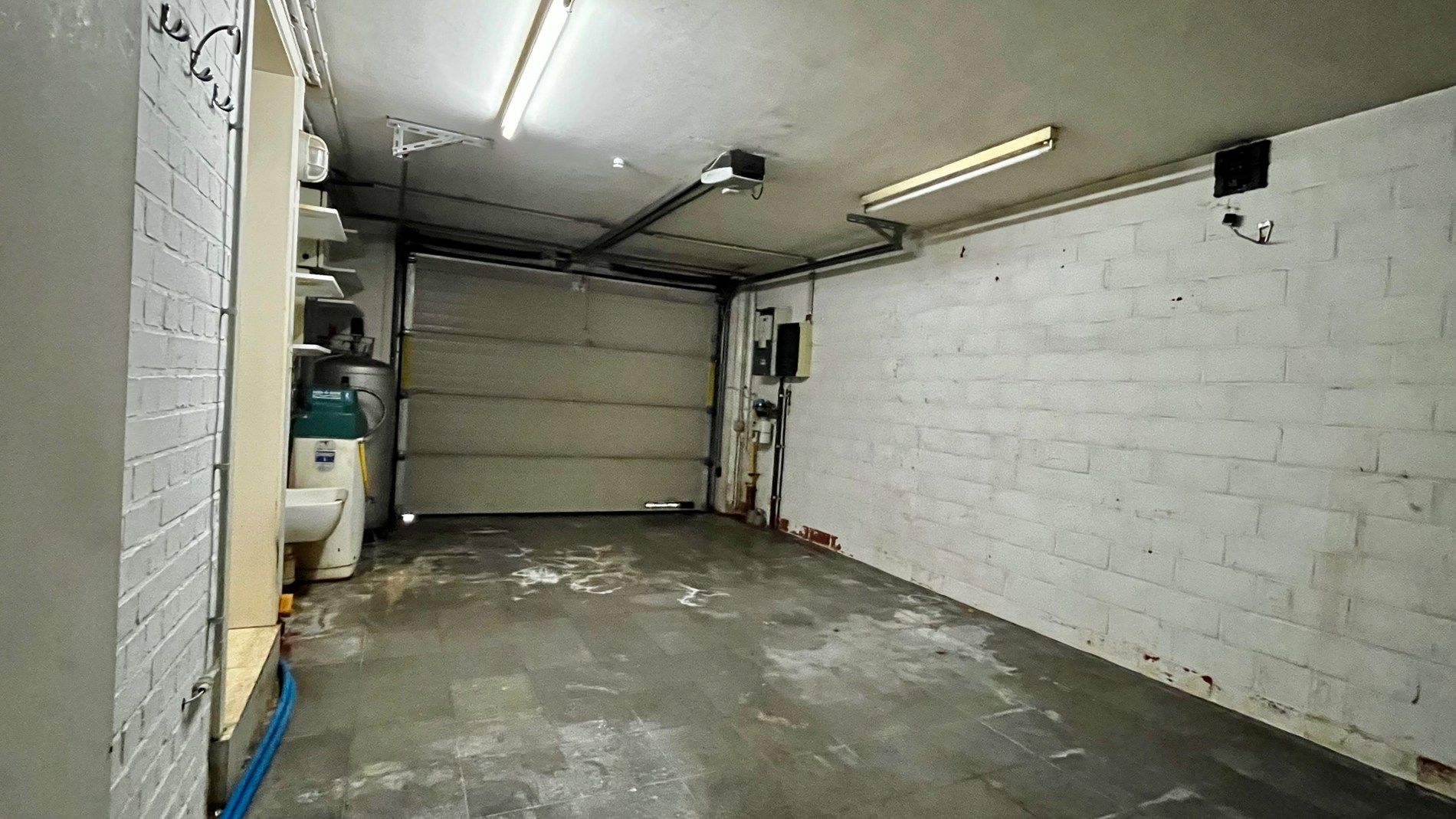 Te renoveren ruime woning op 911 m² te Lendelede – met garage en 5 kamers foto 30