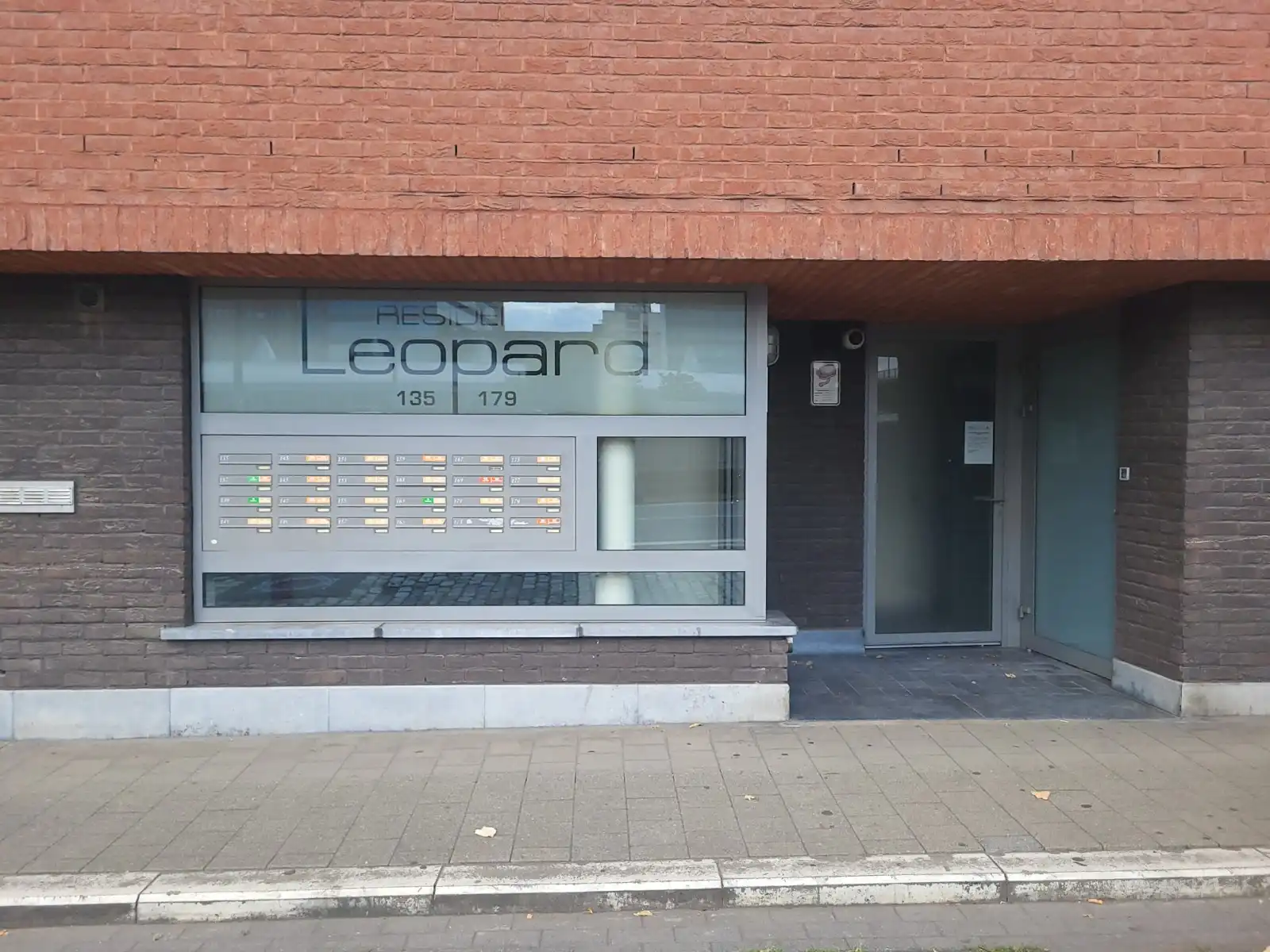 Appartement met 2 slaapkamers & 2 zonnige terrassen in Gent foto 3