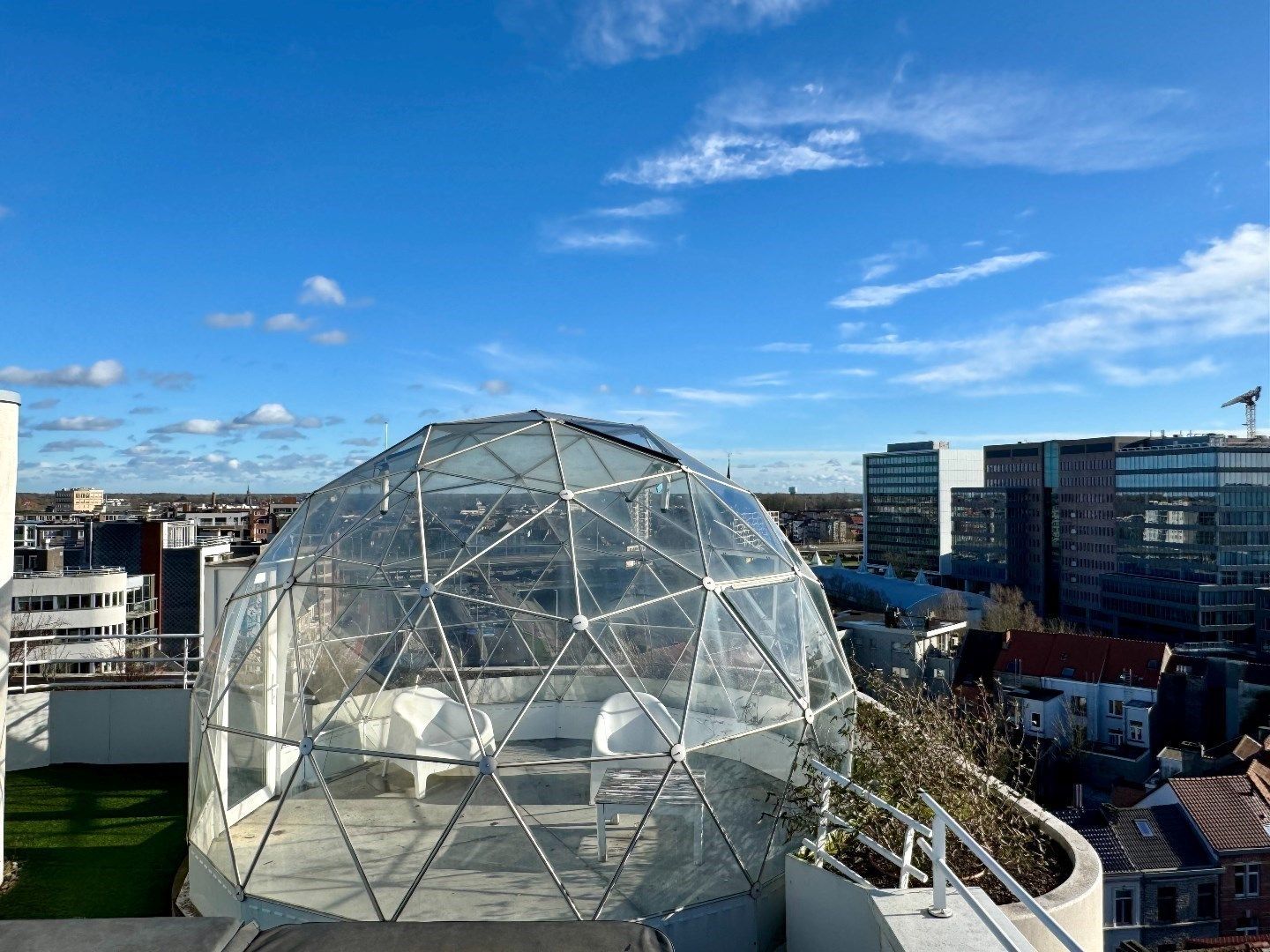 Luxueus appartement met panoramisch uitzicht in residentie Greentower foto 23