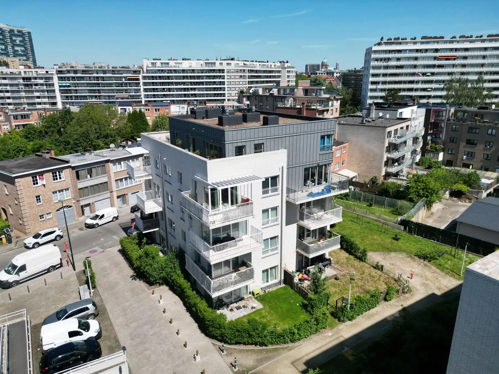 Hoekappartement met tuin, parking en rustige ligging foto 18