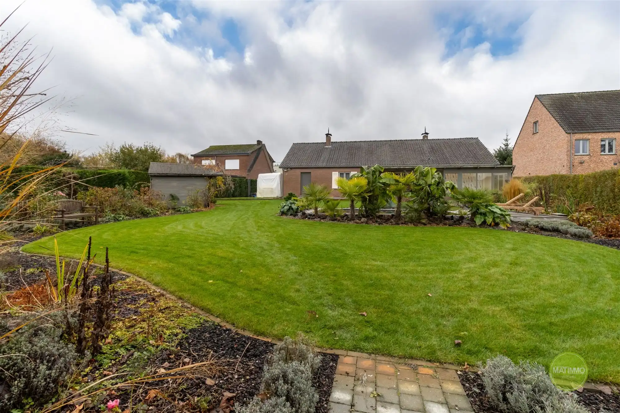 Landelijke woning met 3 slaapkamers en prachtige tuin  foto 25