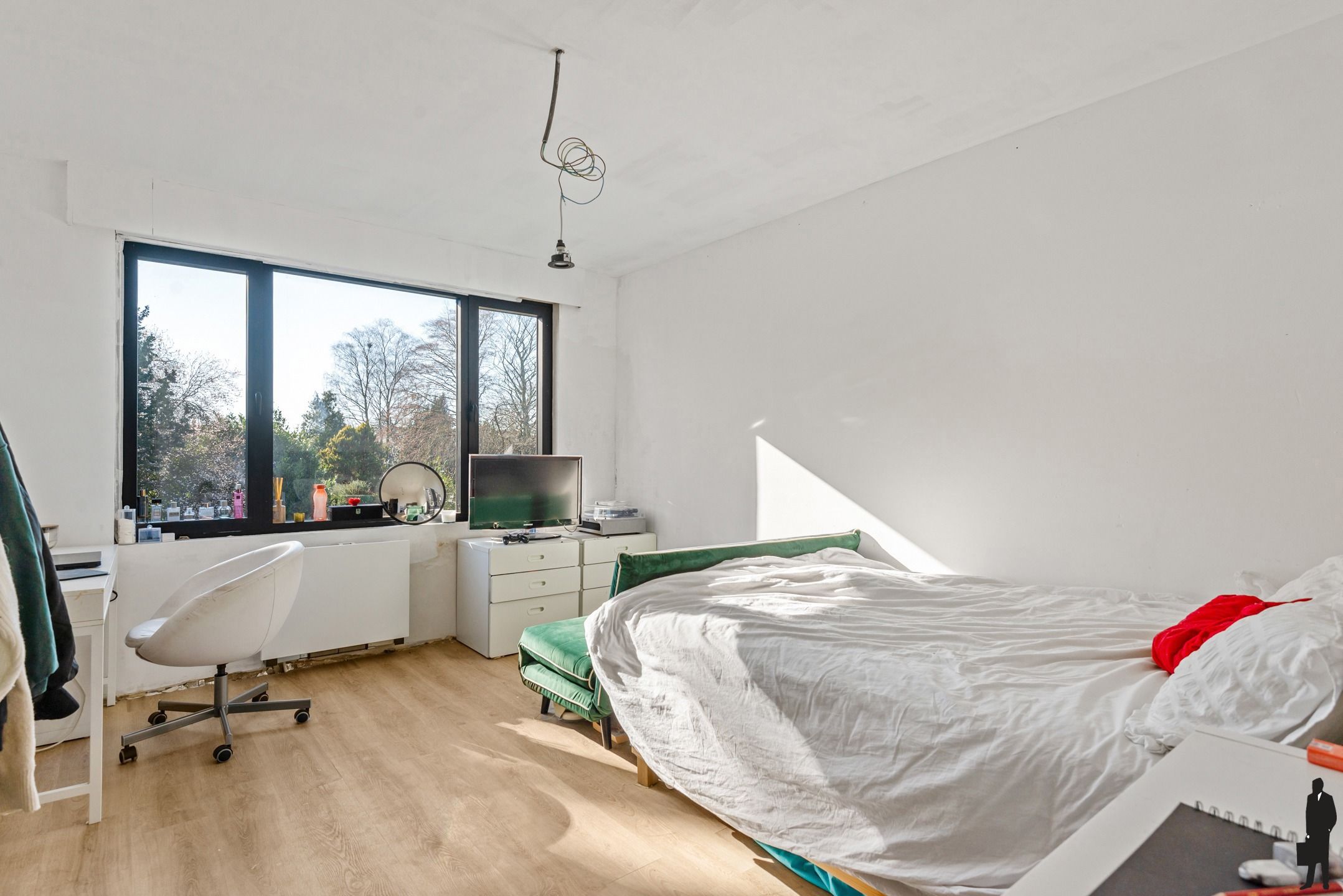 (Deels) gerenoveerde woning met ZW parktuin (ca. 1968m²) foto 30