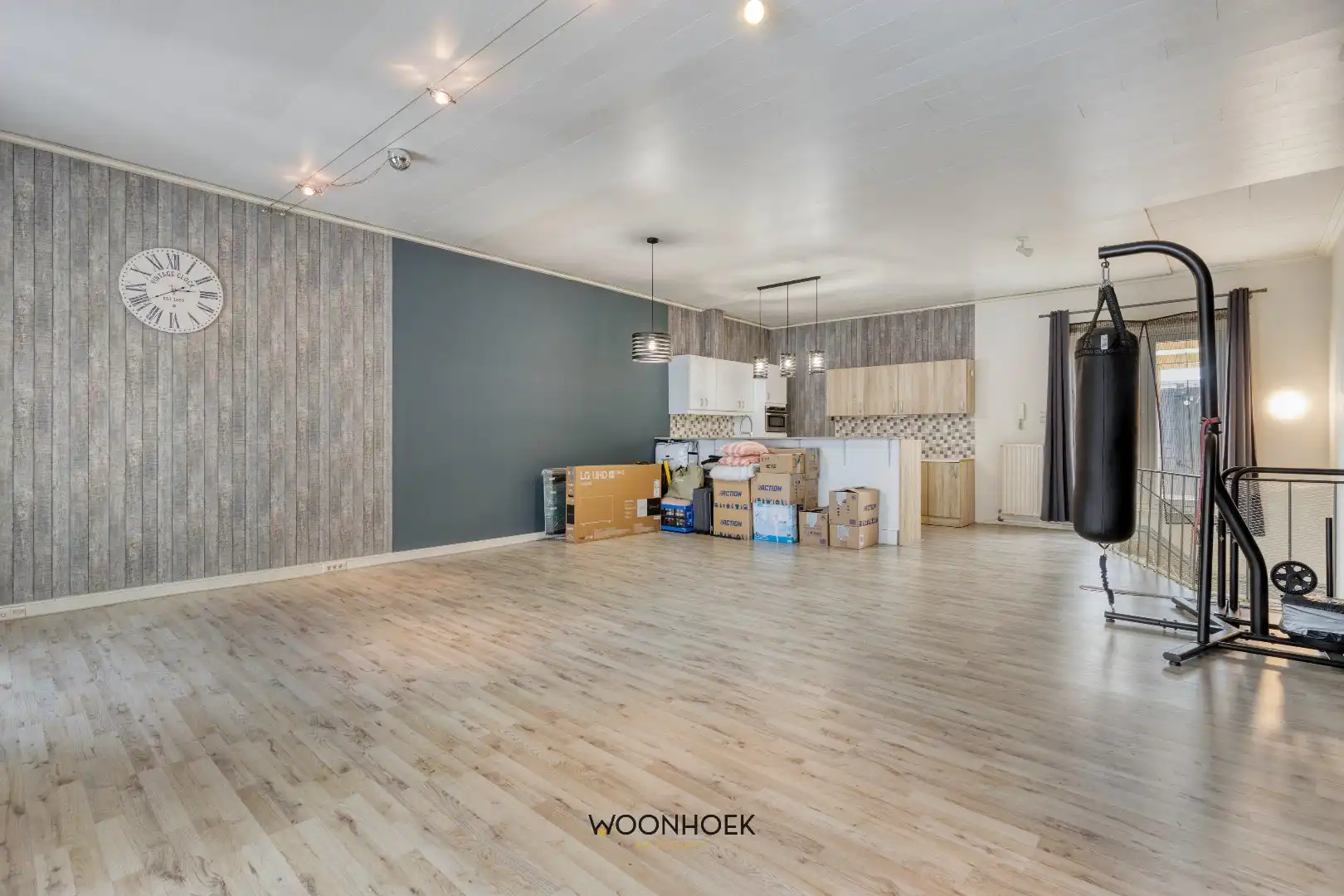 Centraal gelegen woning met 2 badkamers te Zele! foto 2